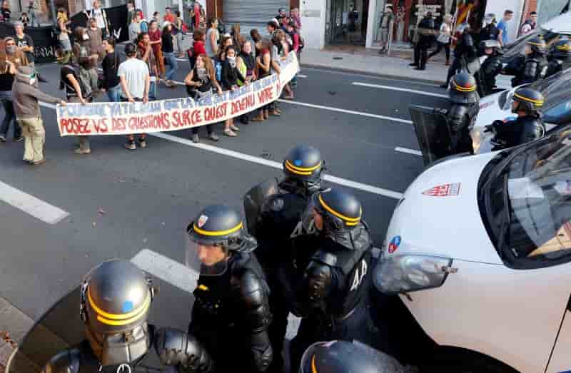Passe d'armes entre Bernard Cazeneuve et les Verts sur Sivens