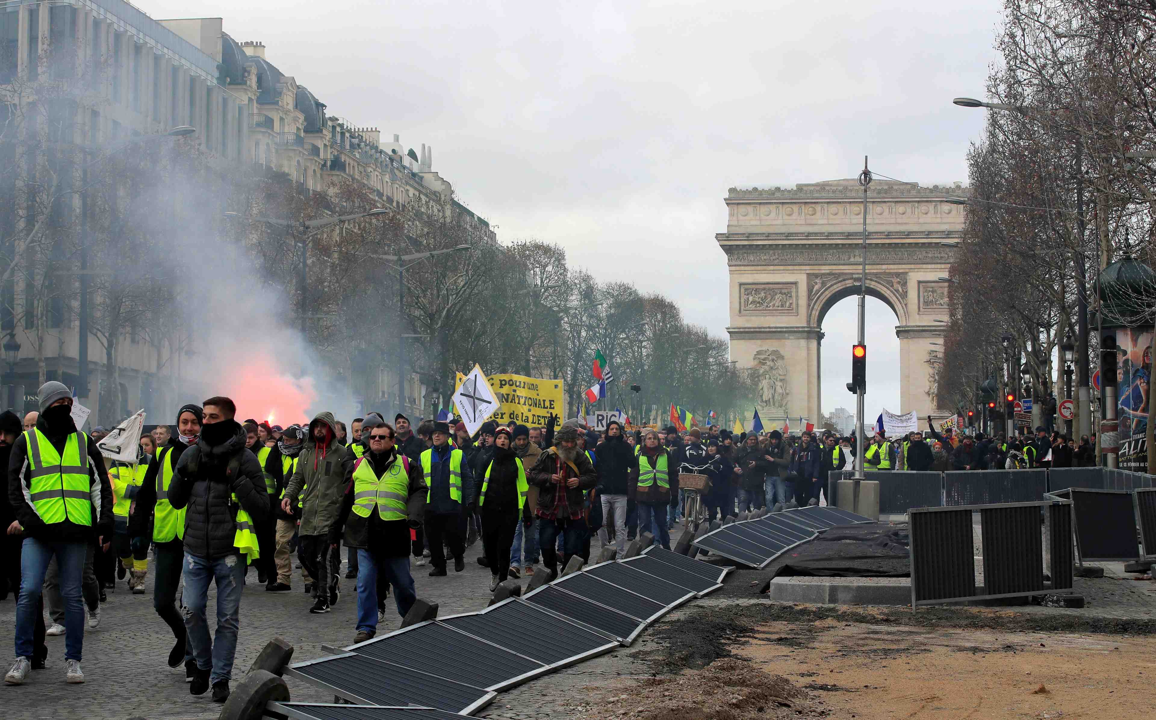 Des villes reclament une reunion sur le prejudice lie aux gilets jaunes