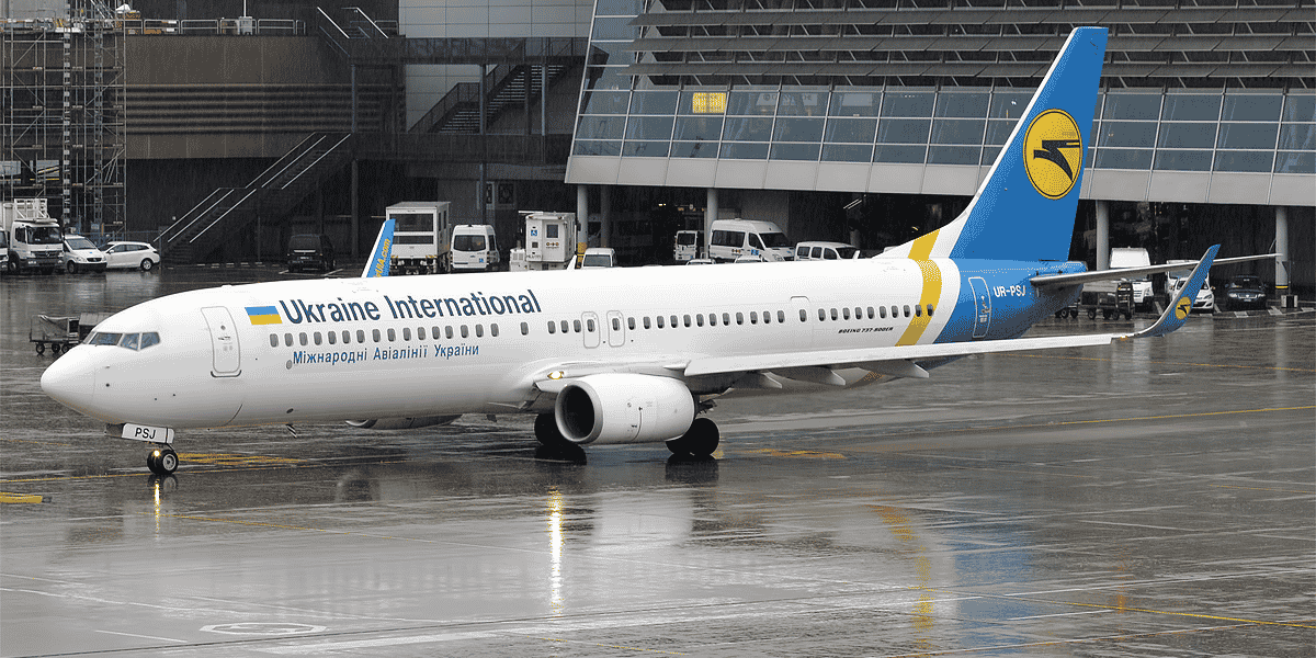 avion de ligne, Ukraine International Airline, Tallin, Boeing, B