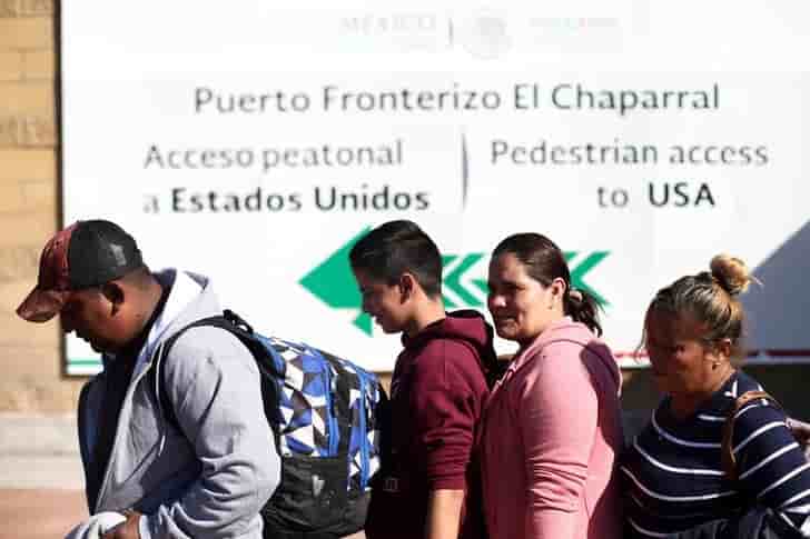 Pres de 1.800 familles separees a la frontiere americano-mexicaine