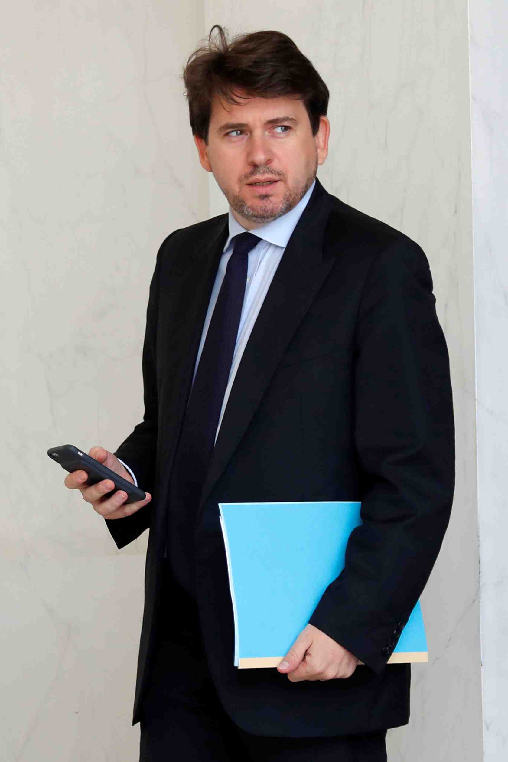 Le conseiller communication de macron va quitter l'elysee