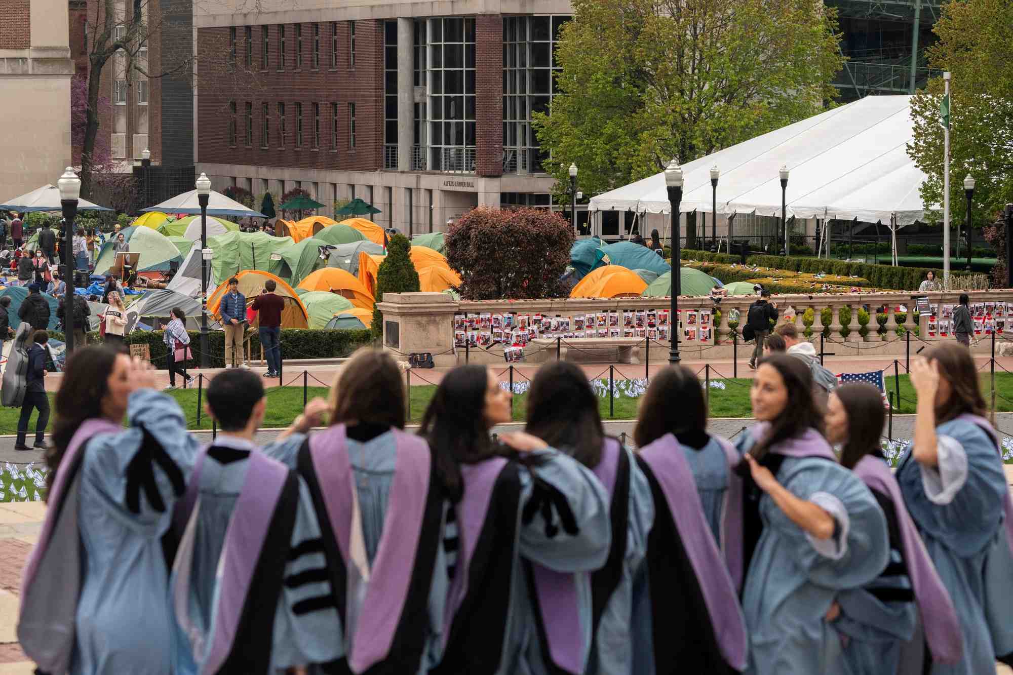 Le campement de manifestants pro-palestiniens sur le campus de l'universite de columbia, a new york