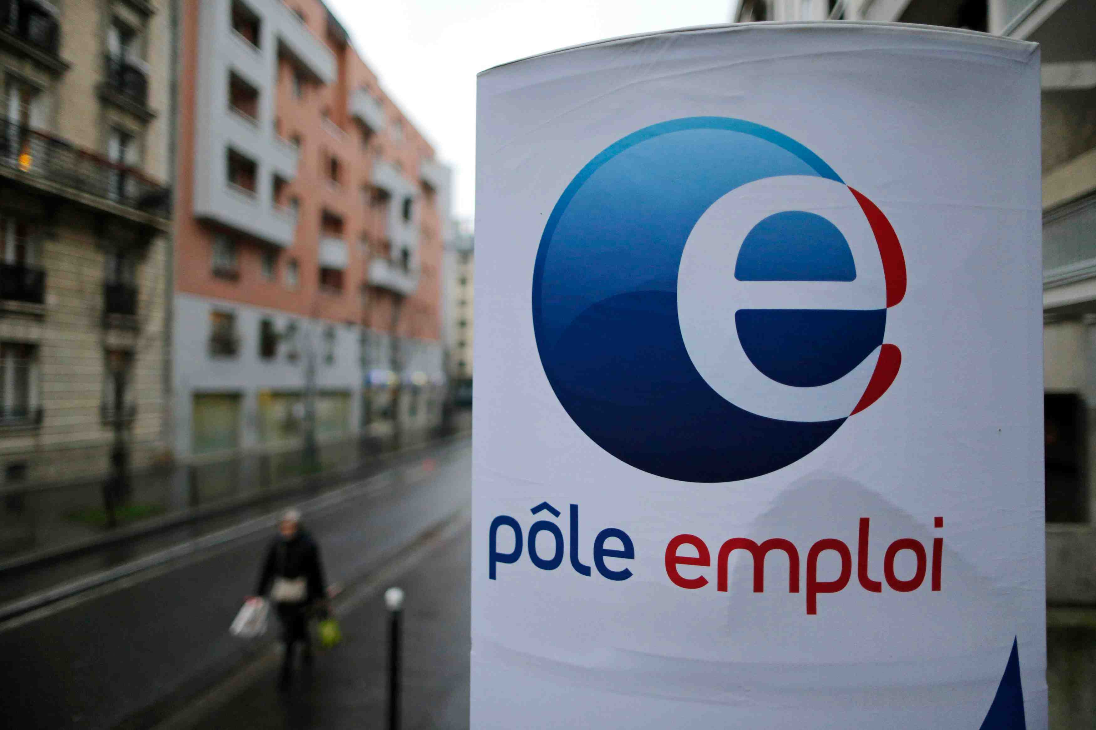 La reprise economique, seul levier efficace contre le chomage, selon francois hollande