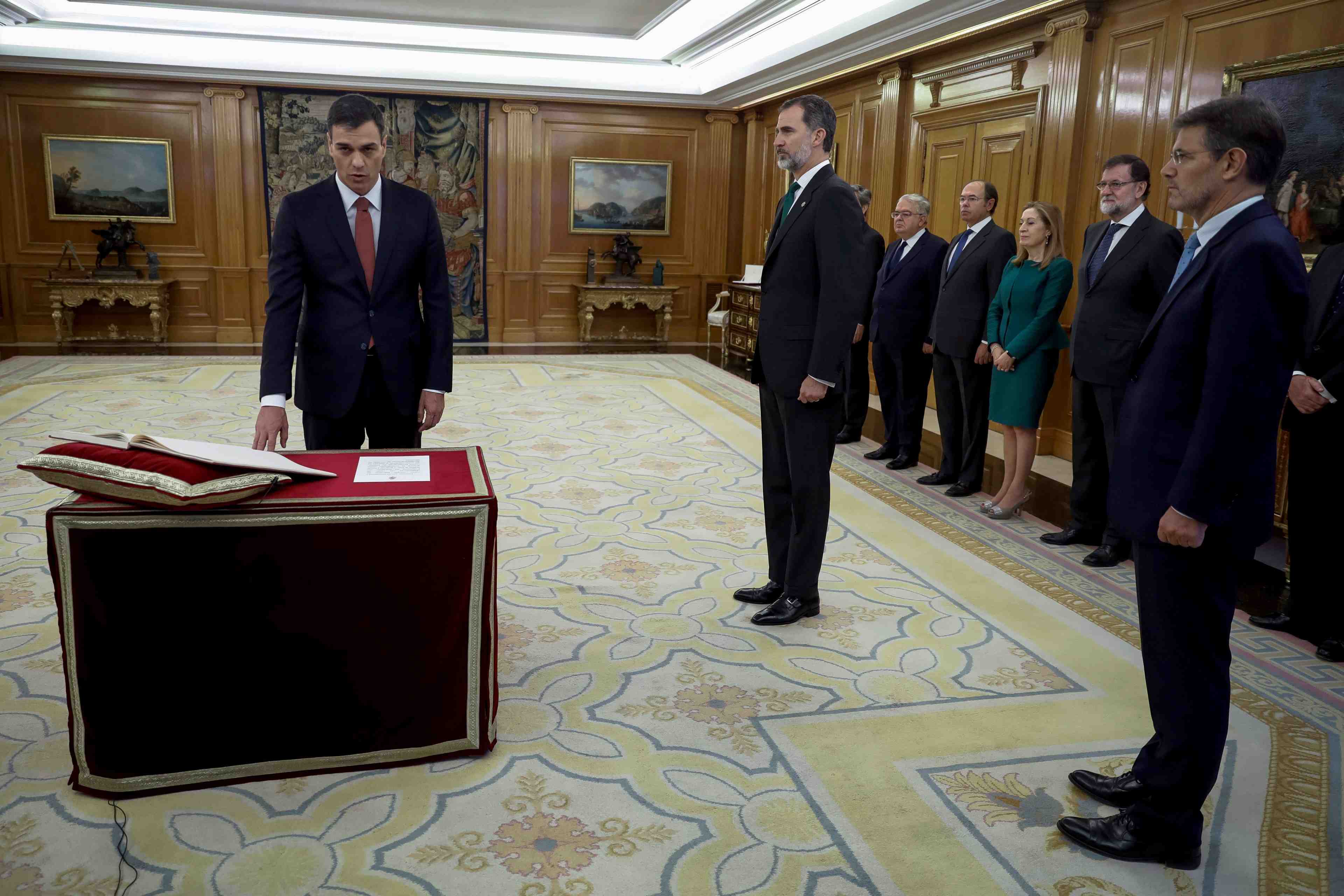 Pedro sanchez investi a la presidence du gouvernement espagnol