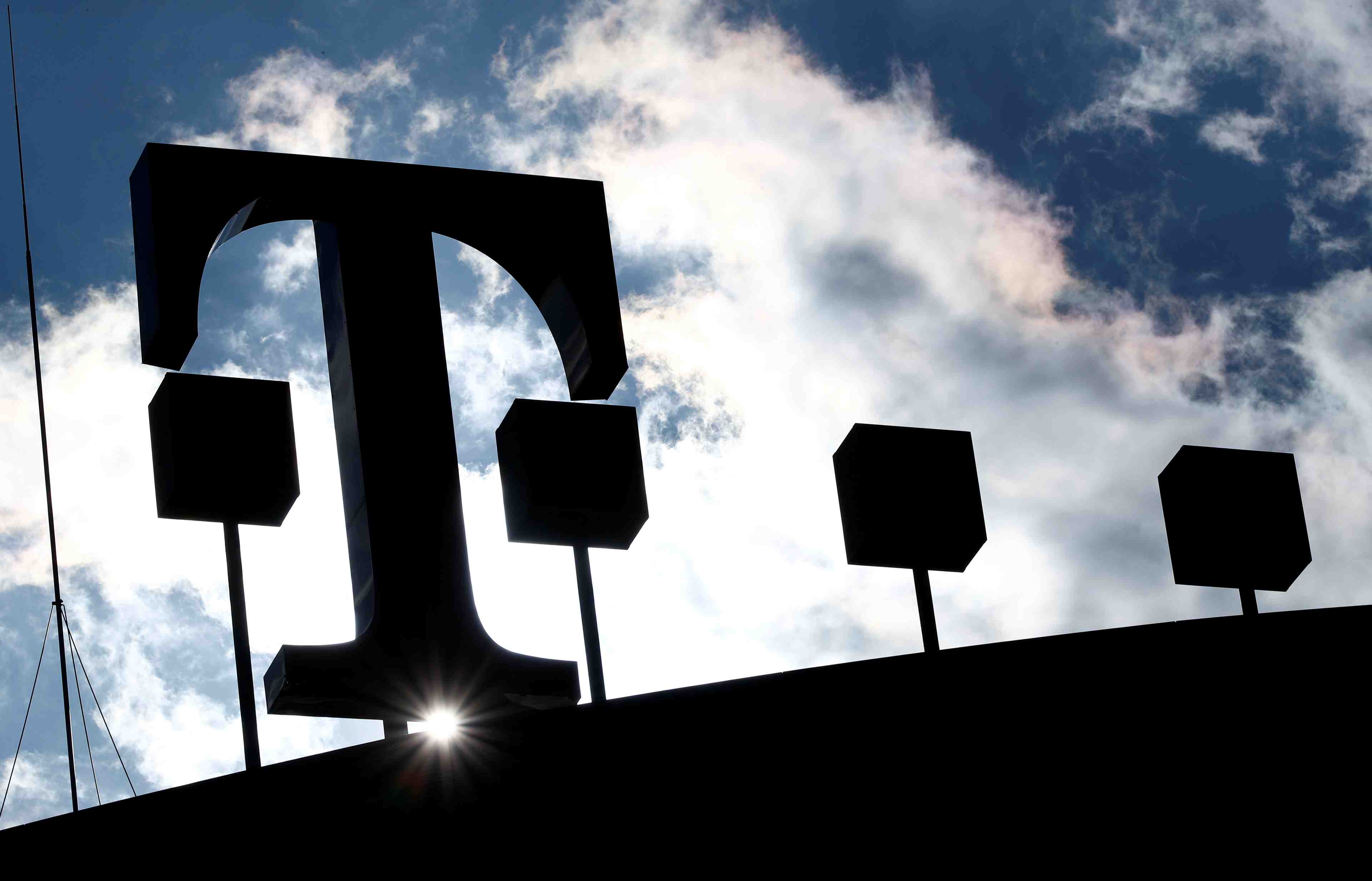 Ovhcloud et t-systems lancent une offre europeenne de "cloud"