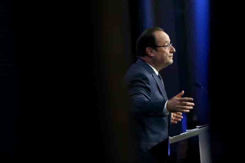 François Hollande réendosse ses habits de chef de guerre