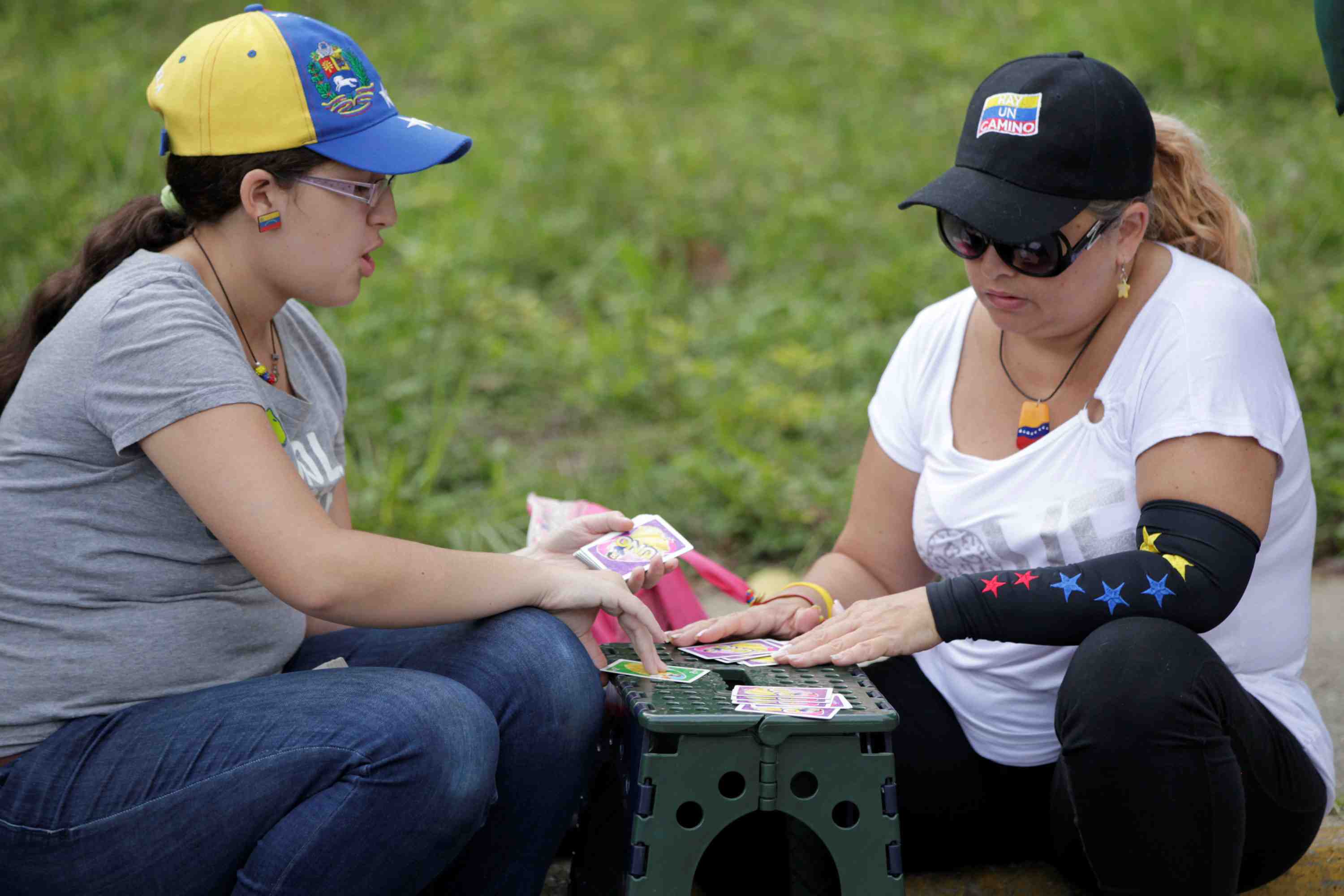 Les opposants venezueliens maintiennent la pression sur maduro