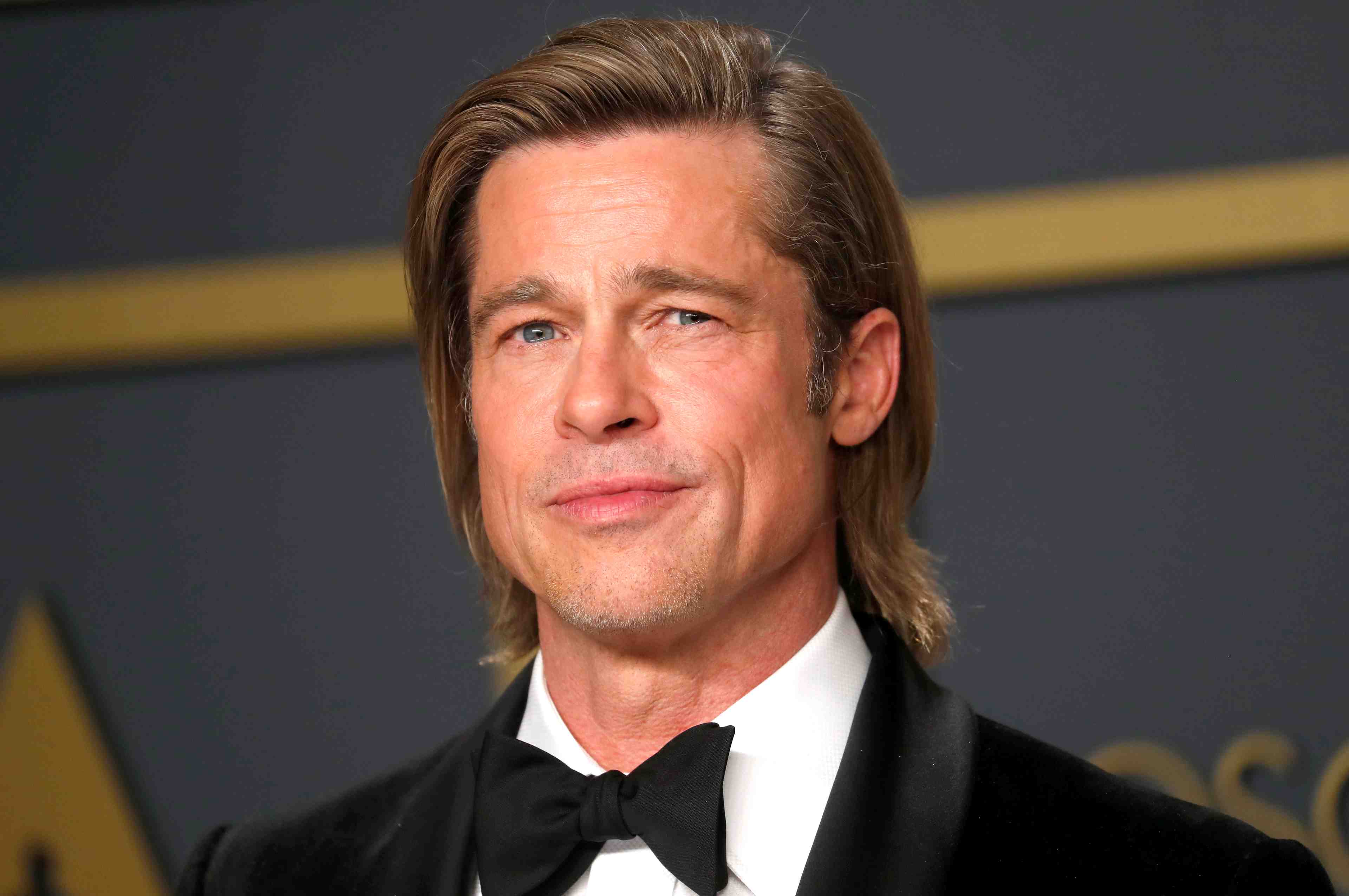Brad pitt succede a george clooney en tant qu'ambassadeur de de' longhi