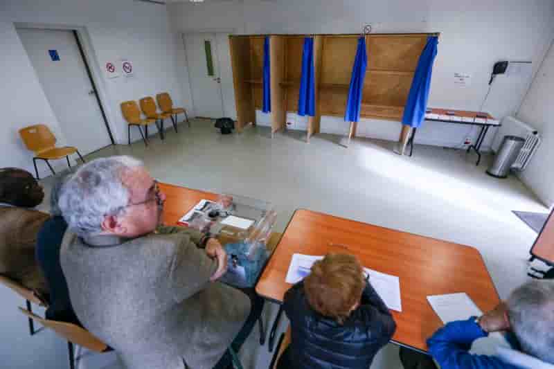 Test électoral à risque pour Hollande et le PS