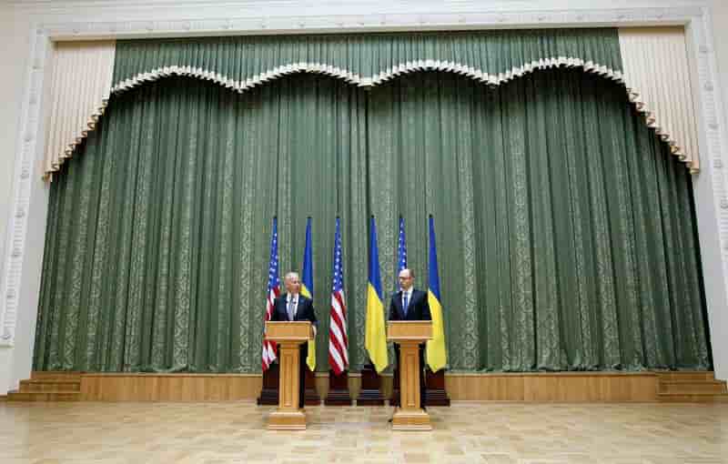 Joe Biden presse la Russie et appuie l'Ukraine