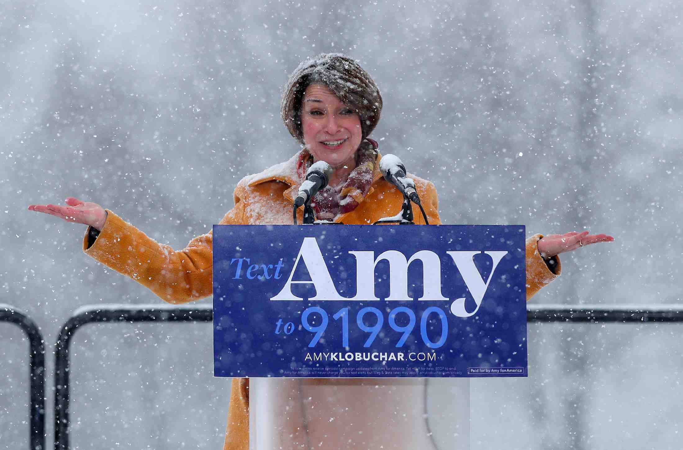 Usa: la senatrice amy klobuchar vise la maison blanche pour 2020
