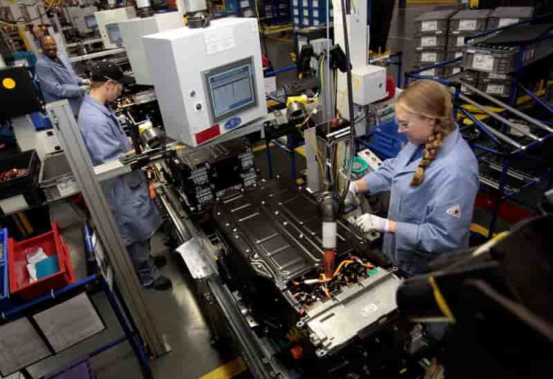 L'activite dans le secteur manufacturier americain se contracte