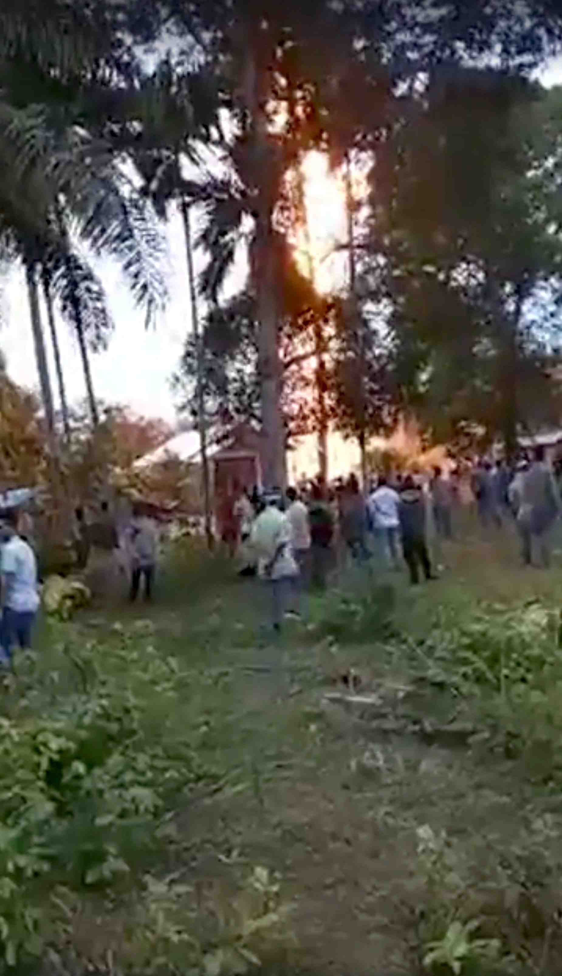 L'incendie d'un puits de petrole tue dix personnes en indonesie
