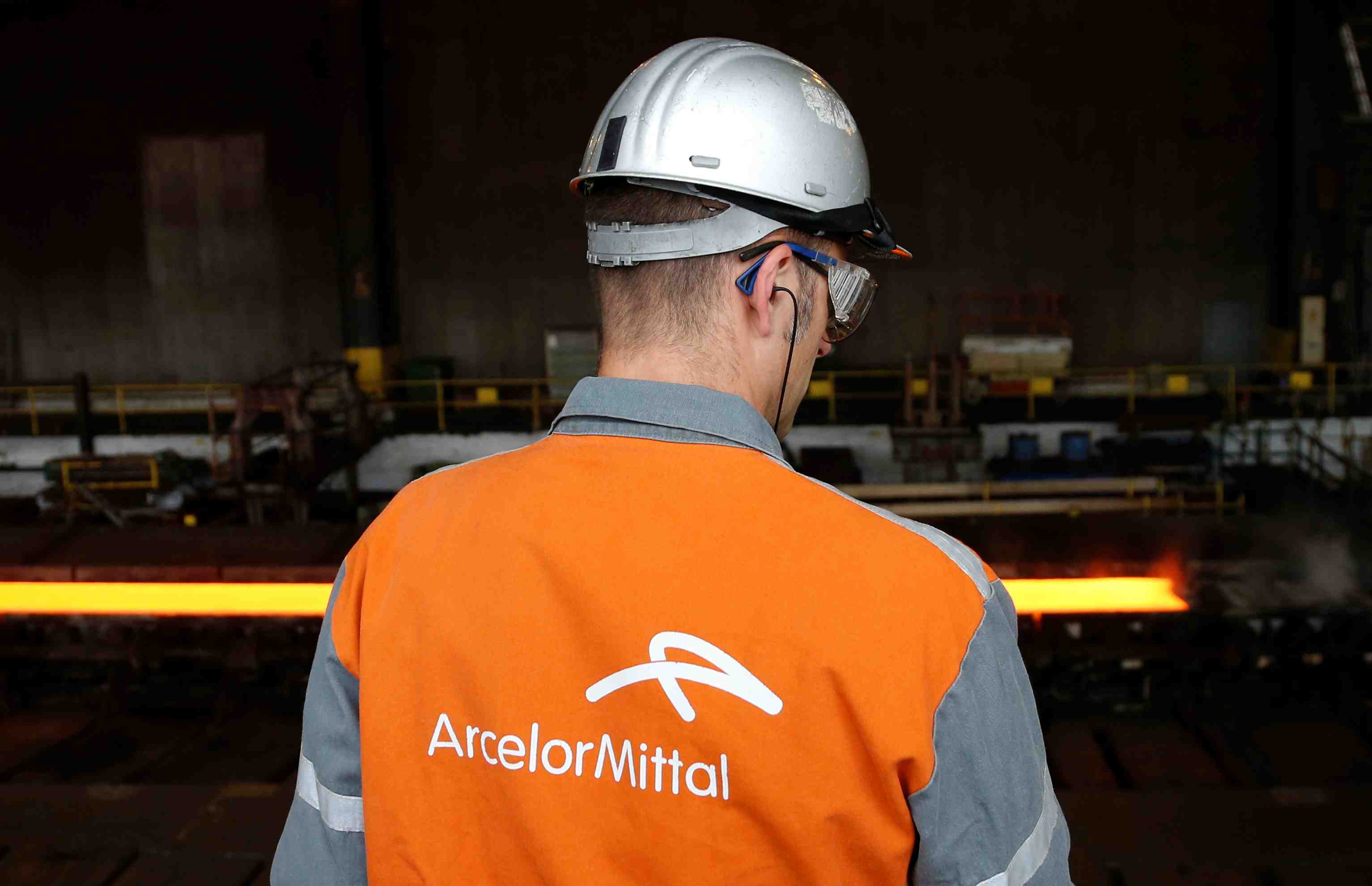 Italie: accord entre arcelormittal et les syndicats sur ilva