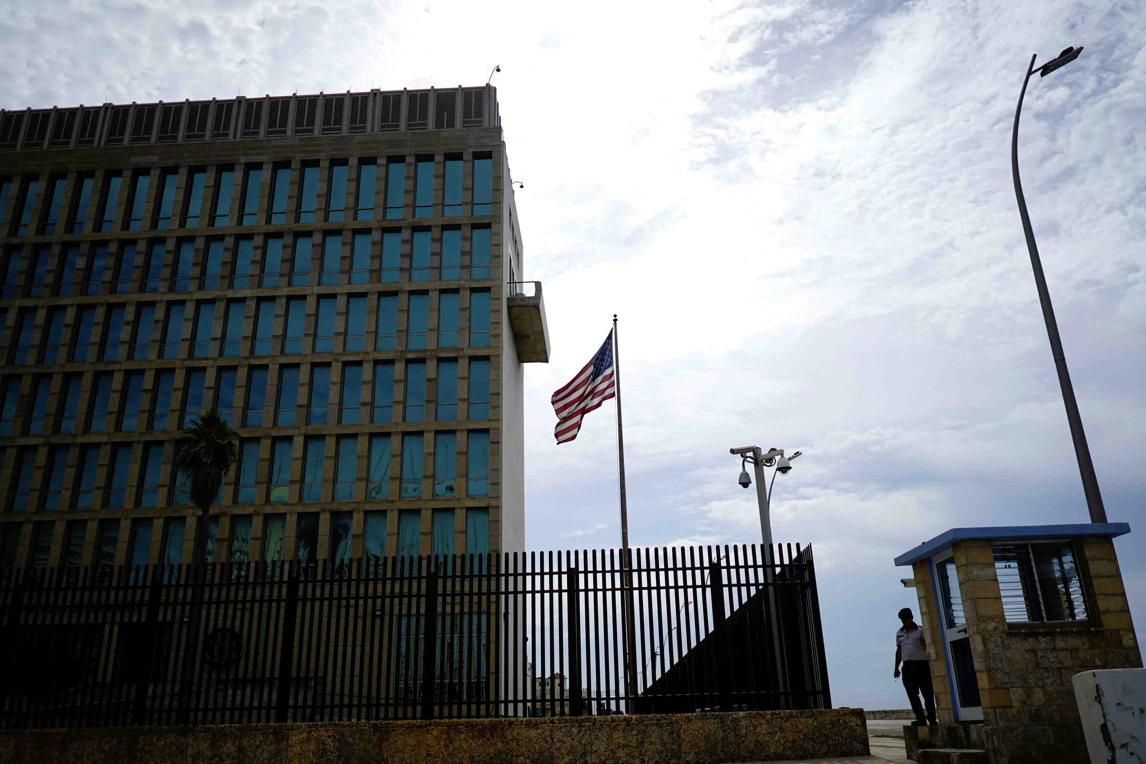 Washington et cuba discutent du mal mysterieux des diplomates us