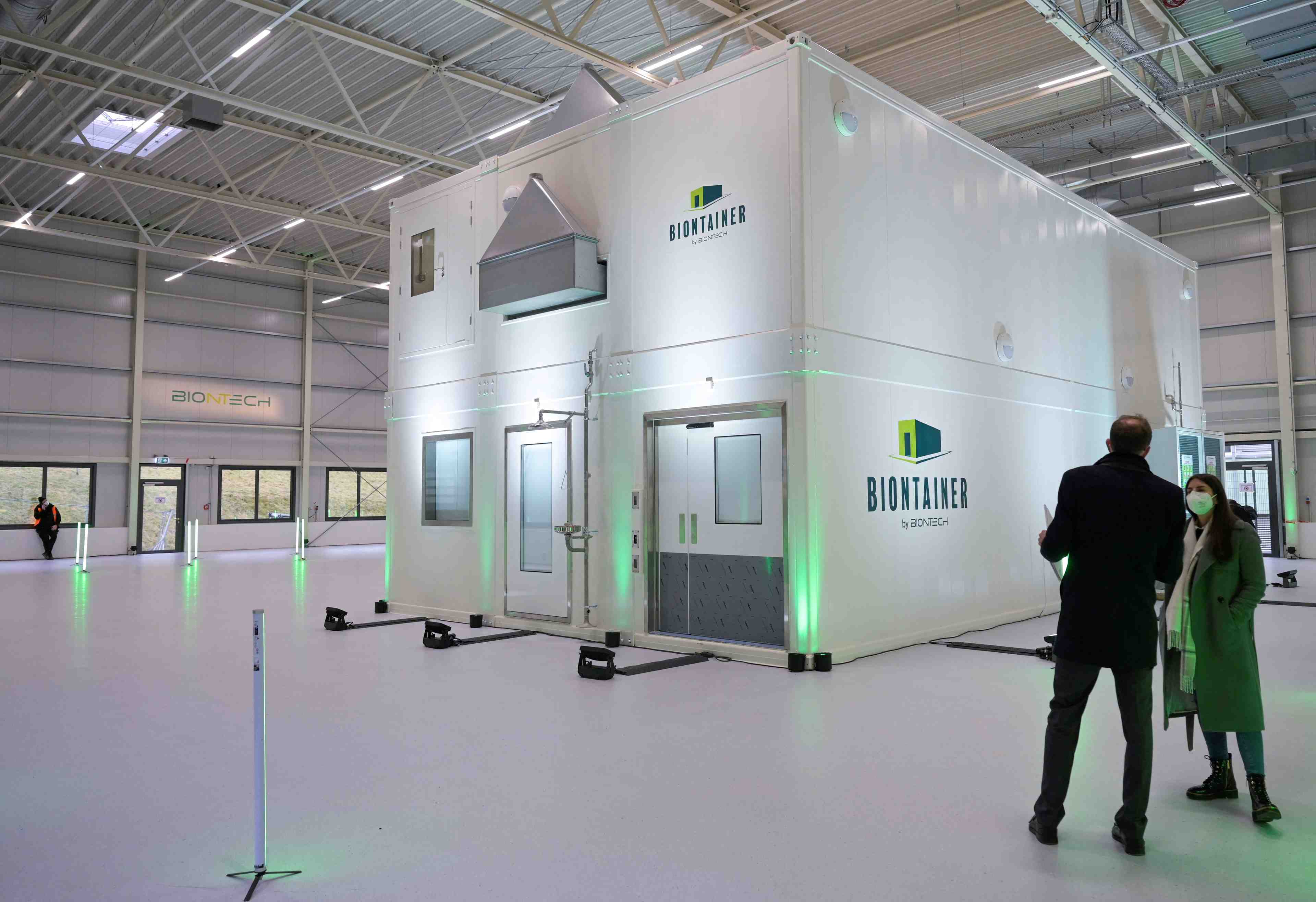 Biontech va envoyer une usine a vaccin anti-covid en kit en afrique