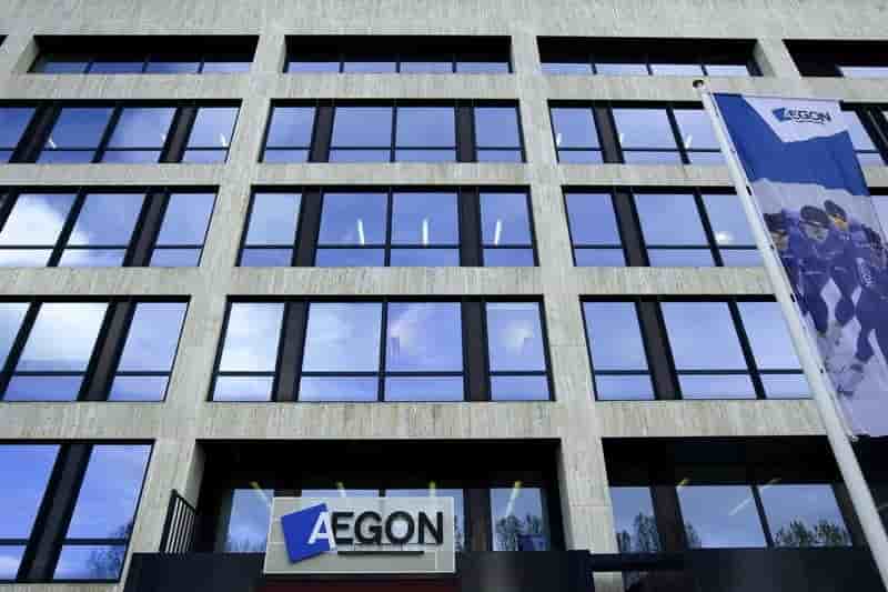 Aegon envisage des cessions aux usa