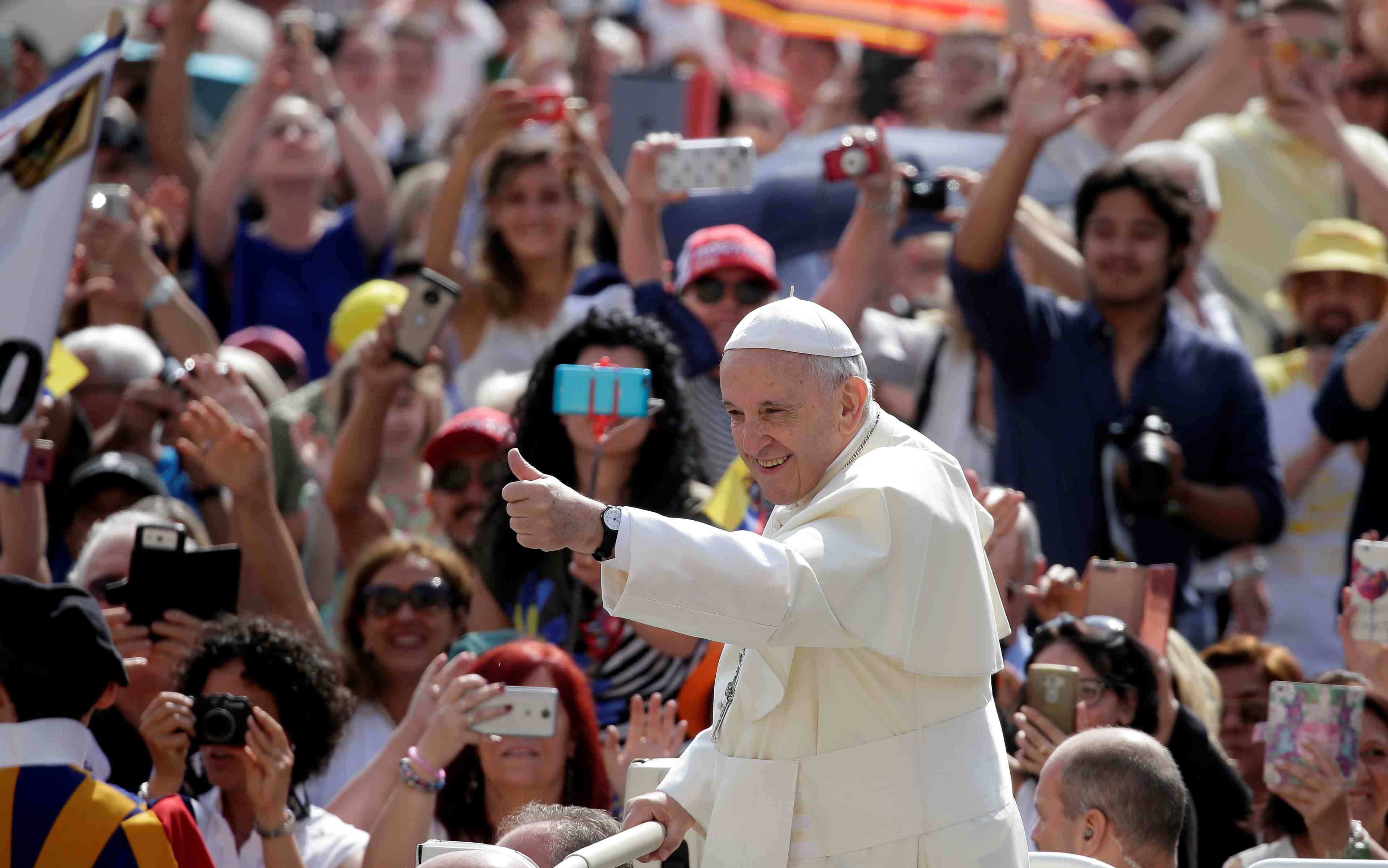 Le pape plaide pour les energies propres devant le secteur petrolier