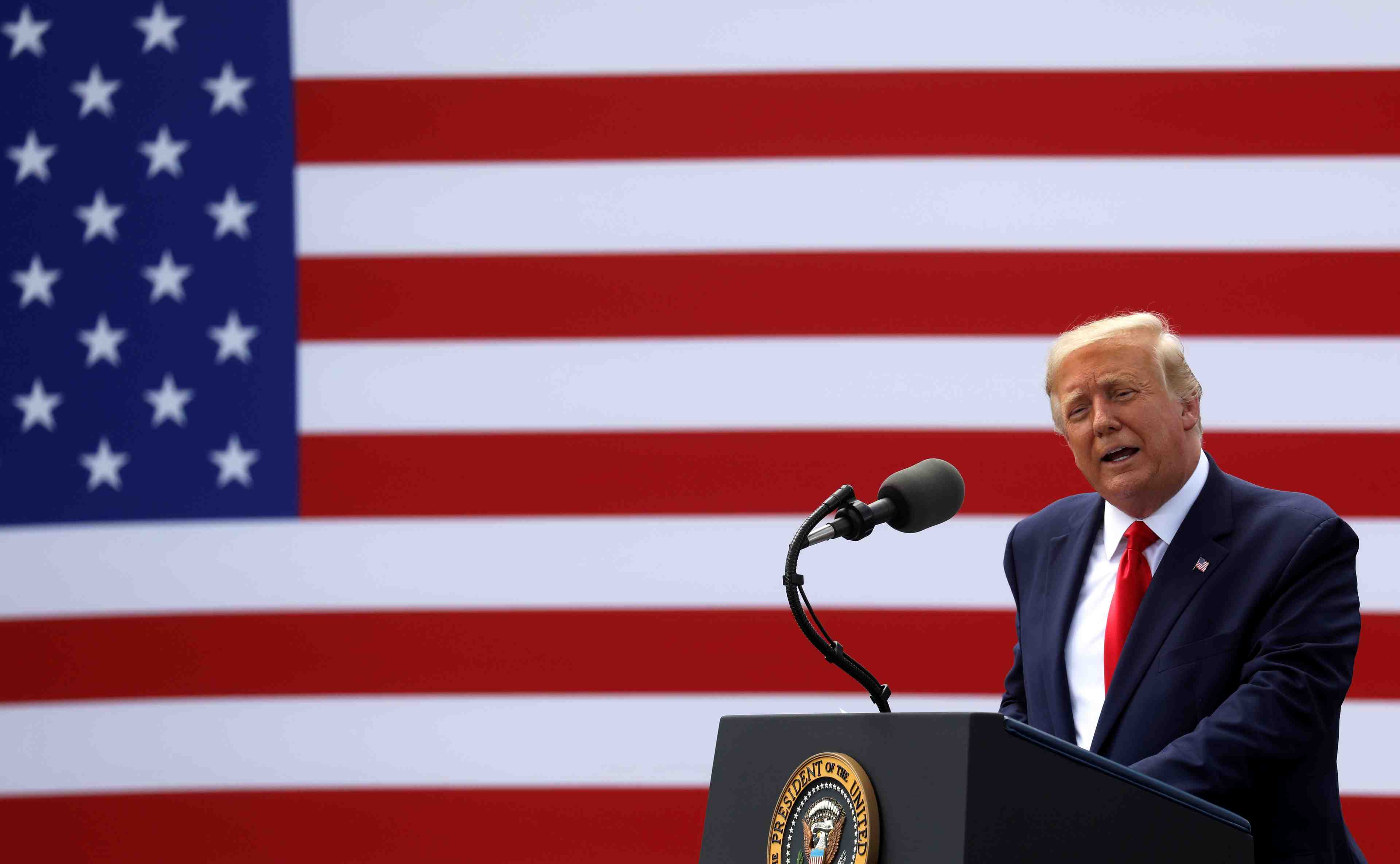 Usa: trump menace de couper l'aide federale aux villes de "non-droit"
