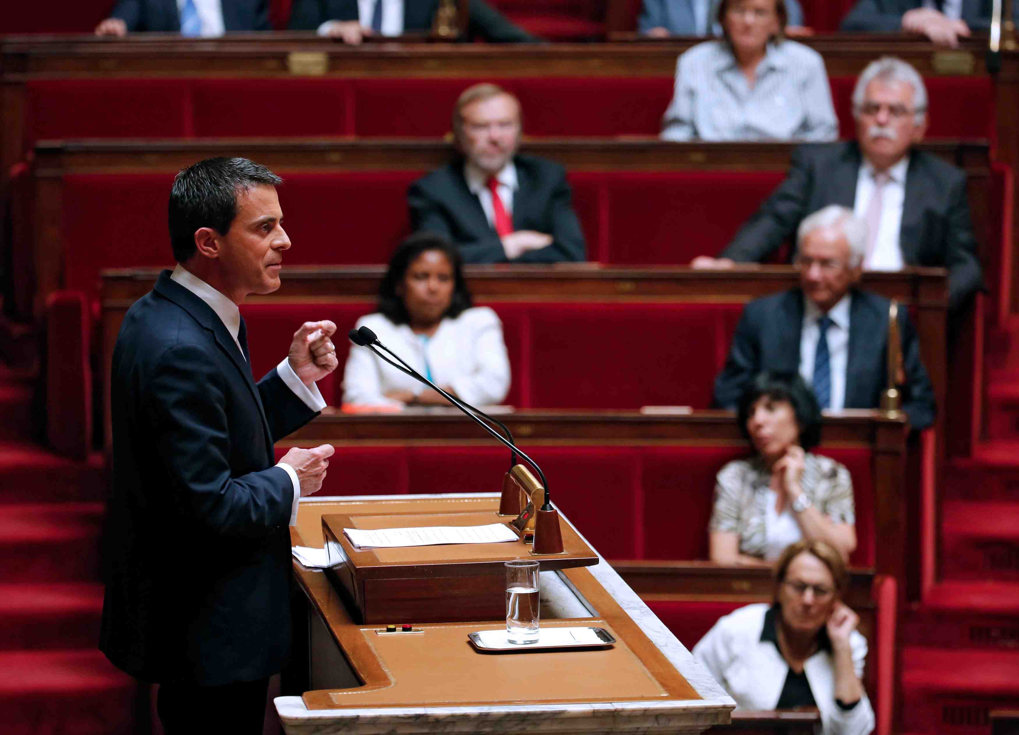 La loi macron sera definitivement adoptee vendredi
