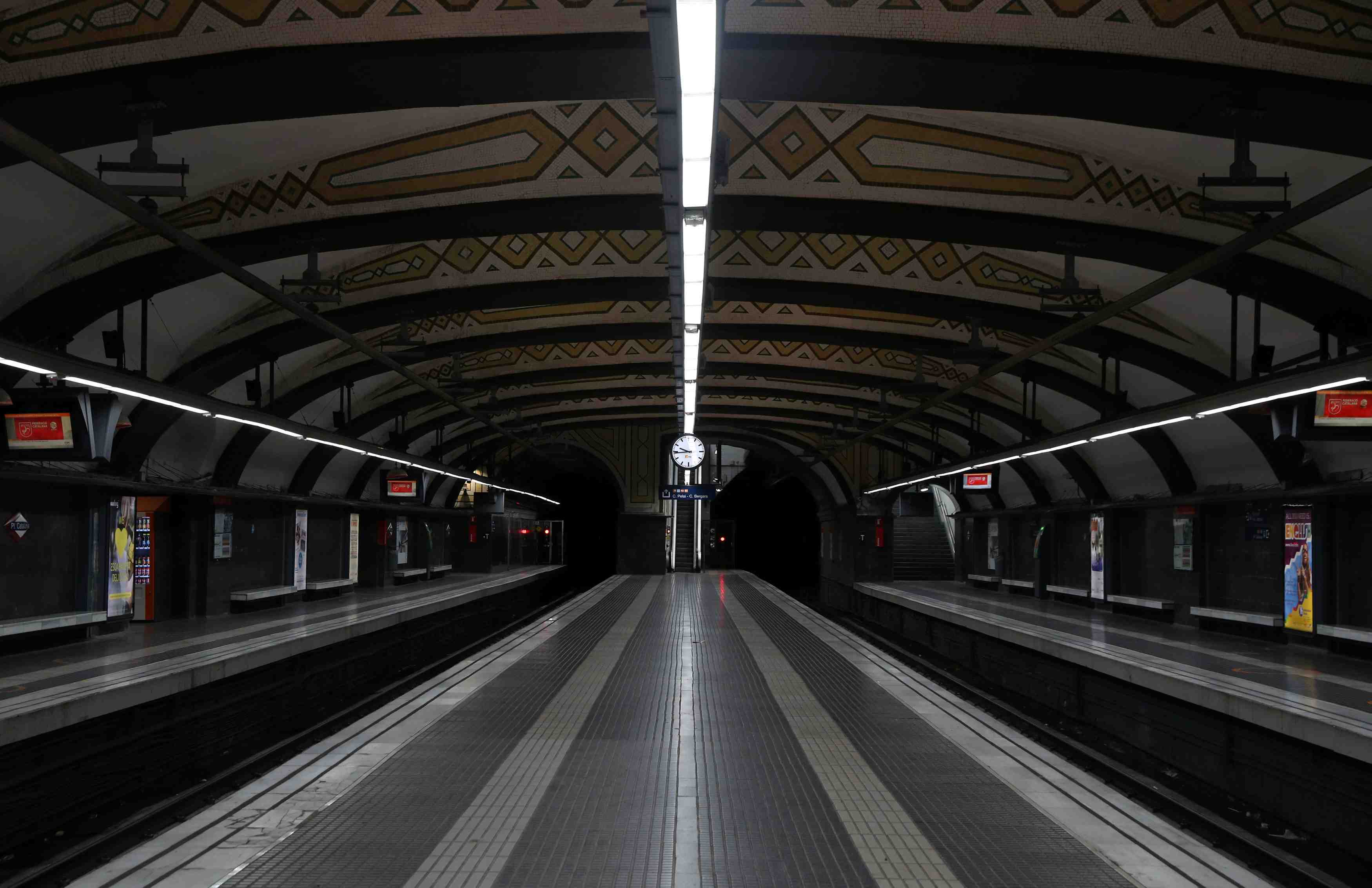 Metros et trafic routier perturbes par la greve en catalogne