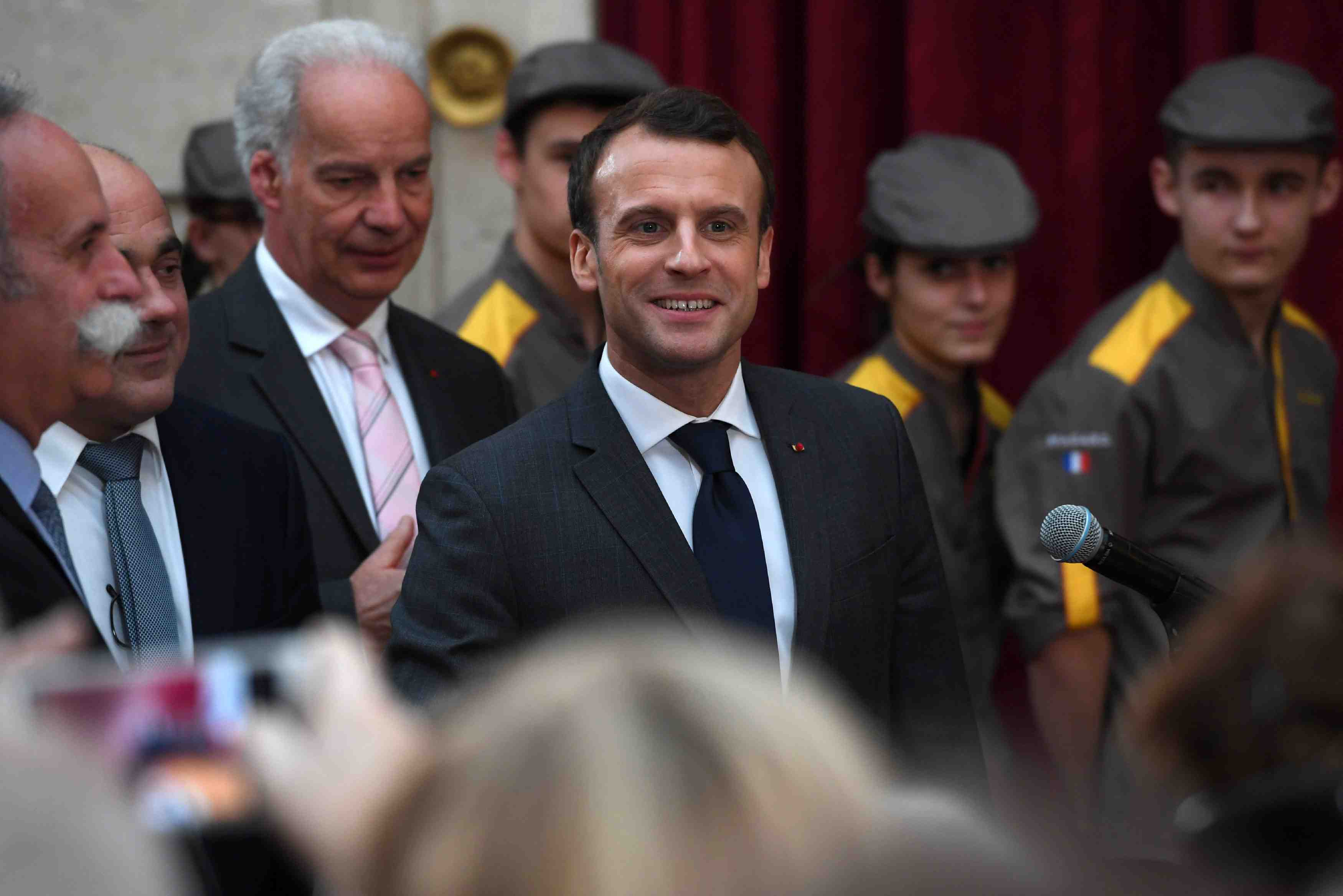 Macron "heureux et satisfait" de l'accord politique en allemagne
