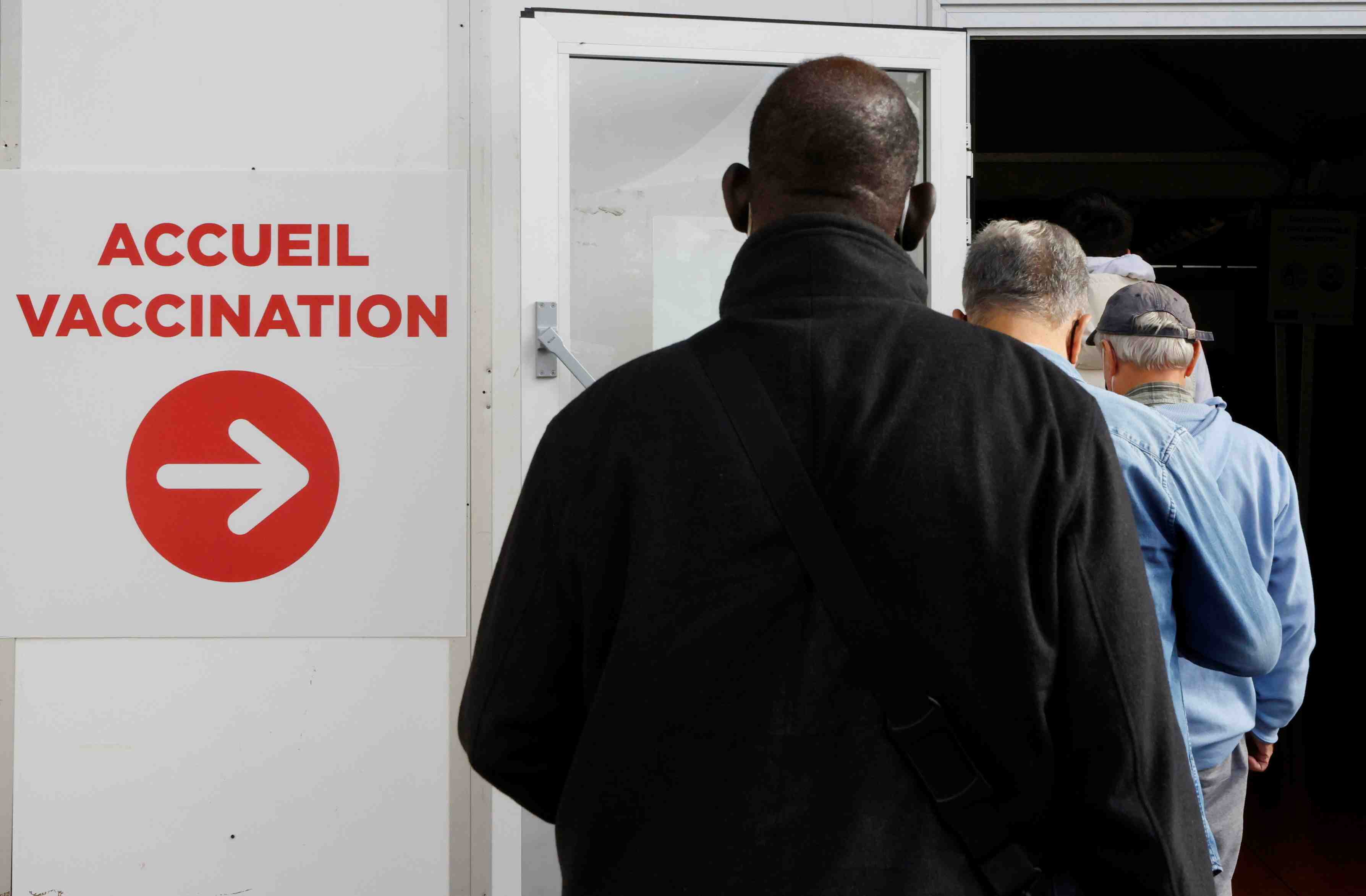 Coronavirus: vers des "mesures de freinage" renforcees face a la 5e vague en france