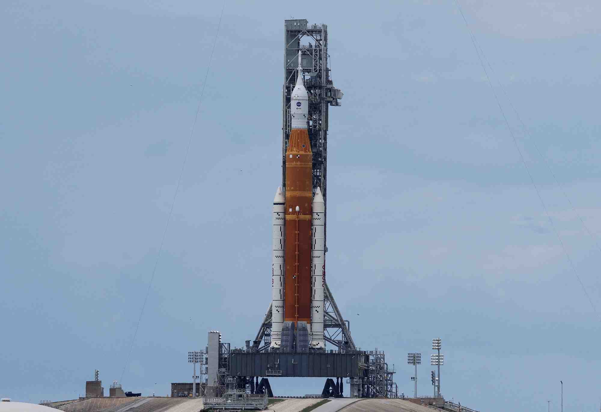 La nasa se prepare au lancement de sa fusee lunaire nouvelle generation