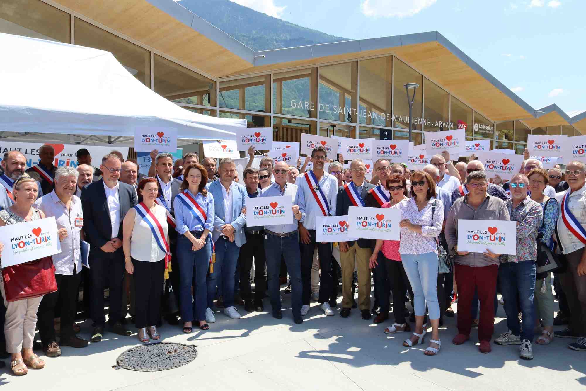 Rassemblement de soutien au projet Lyon-Turin, à St-Jean-de-Maurienne, en Savoie, le 15 juin 2023.