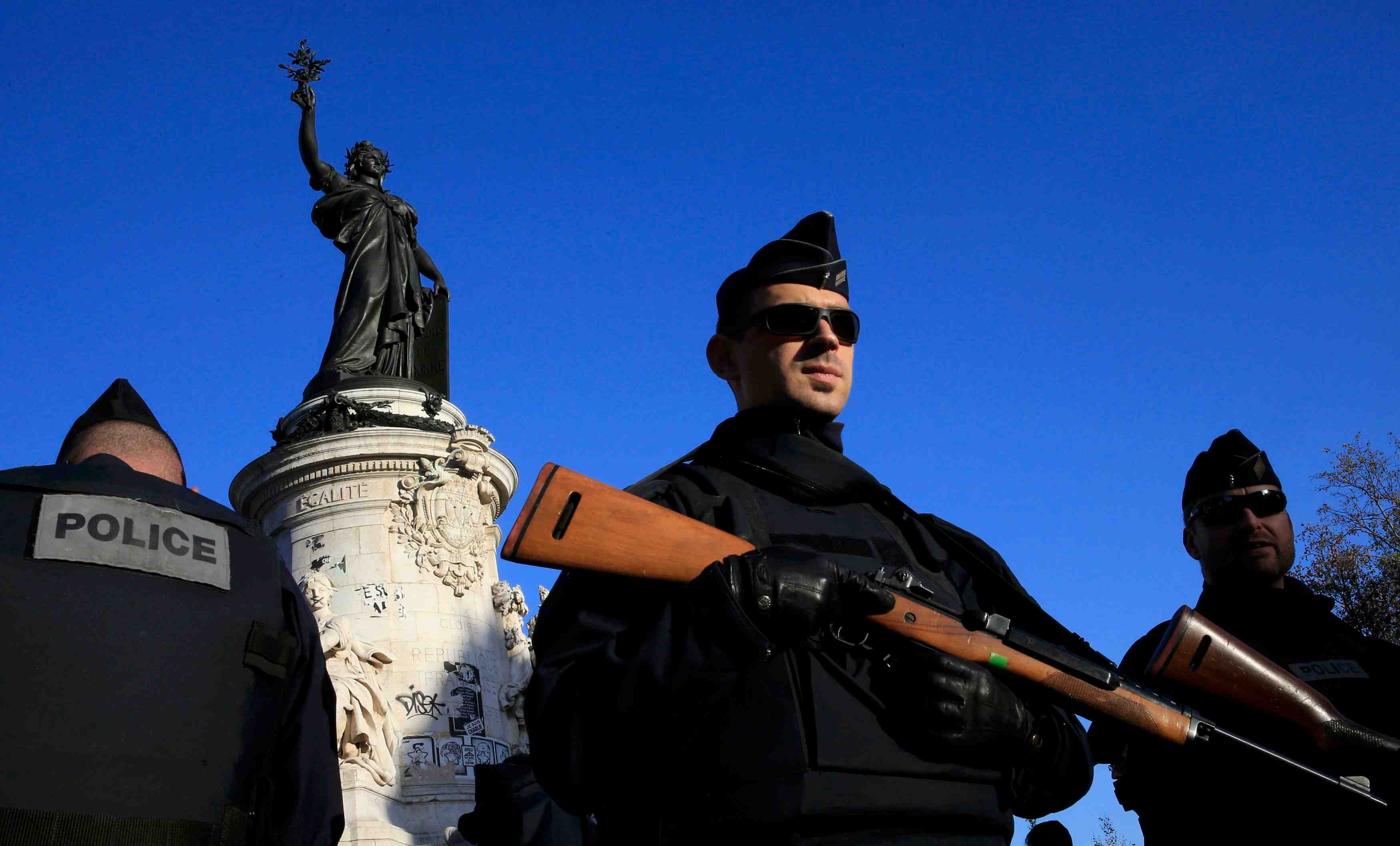 Des magistrats et avocats s'inquietent de l'etat d'urgence