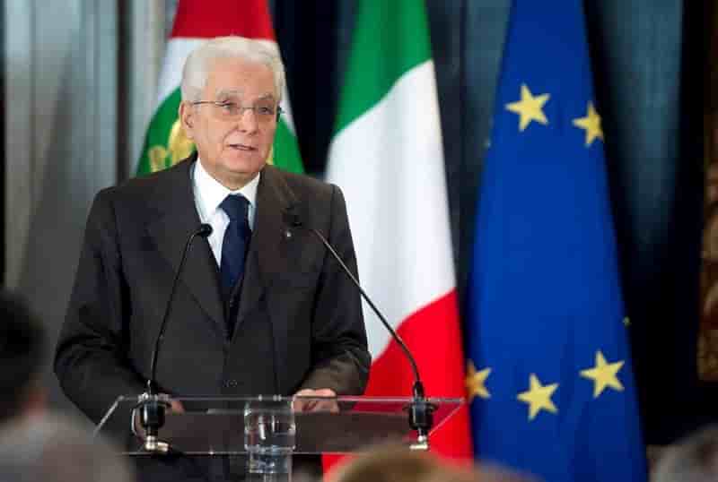 Le president italien en appelle a la responsabilite de la classe politique