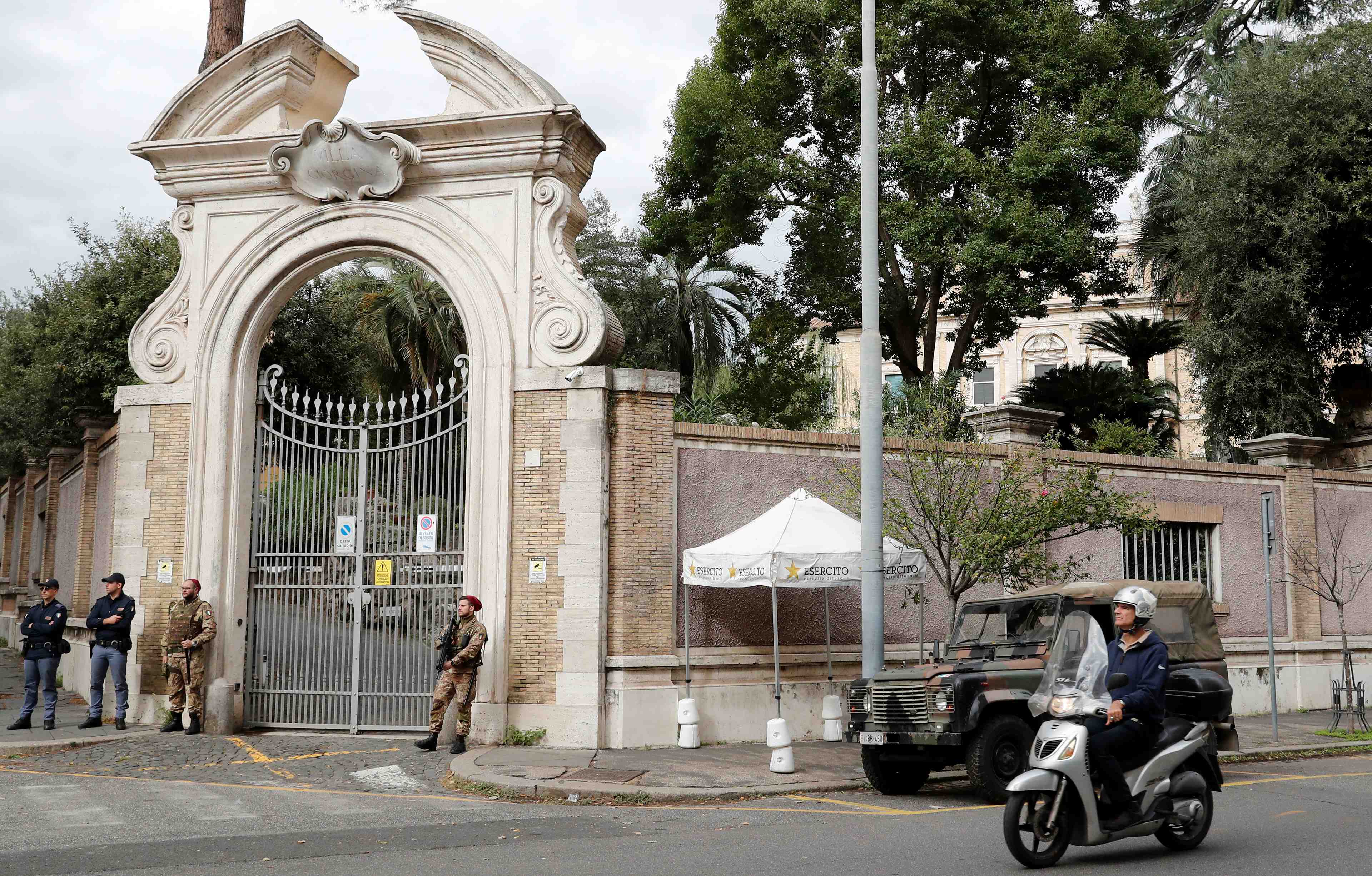 Rome: les ossements trouves a la nonciature sont ceux d'un homme