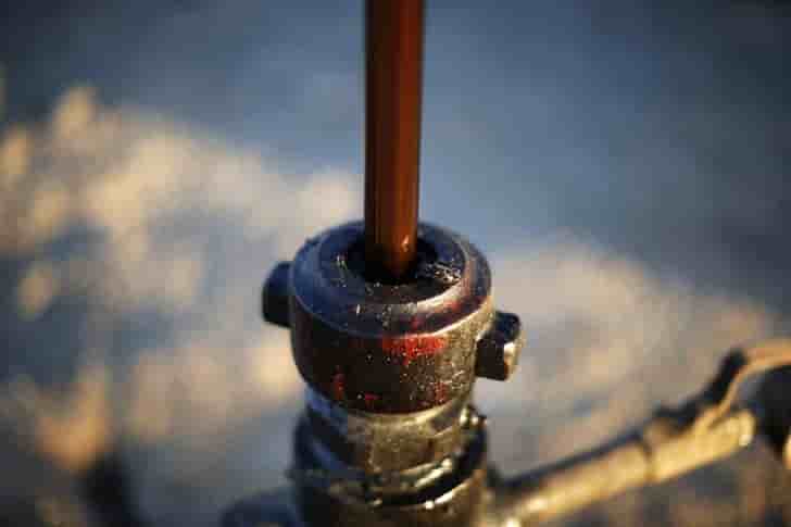 Le cours du petrole brut leger americain sous 50 dollars pour la 1ere fois depuis avril 2009