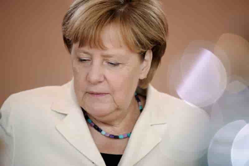 Merkel soutient bruxelles dans son differend avec la pologne