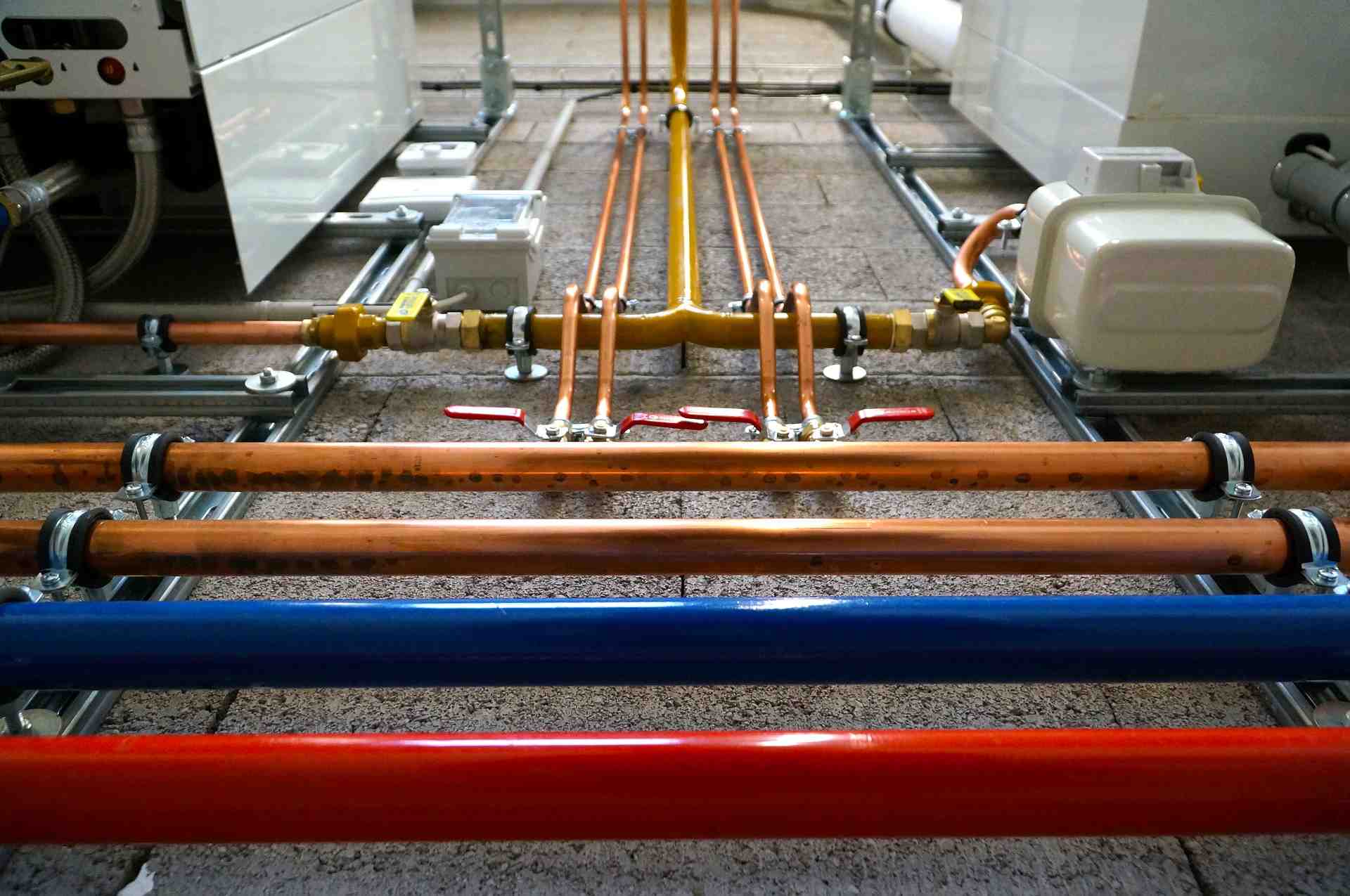 Pour réduire la part de gaz fossile dans les réseaux de chaleur urbains, la Métropole de Lyon entend renforcer la part d'énergie fatale des industries dans son mix énergétique. Elle est pour autant confrontée à la lenteur de cette démarche dans le privé : pour l'heure, seule l'usine Tokai Cobay distribue sa chaleur fatale à deux réseaux lyonnais.