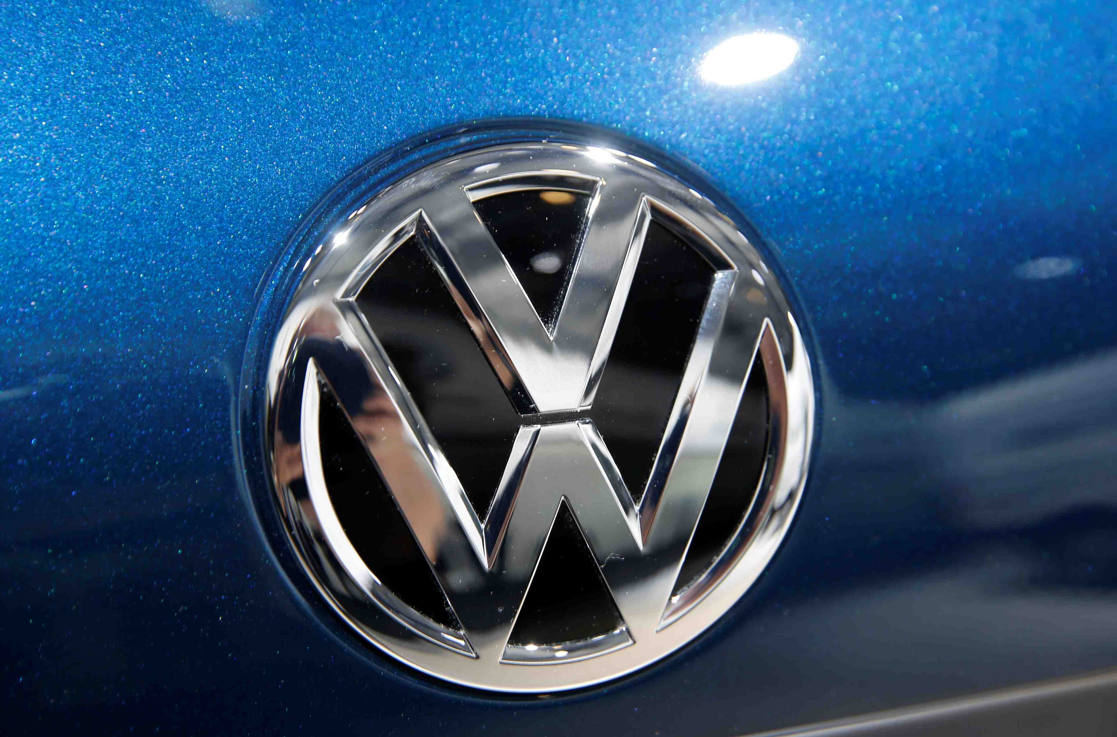 Volkswagen adapte trois usines allemandes aux voitures electriques