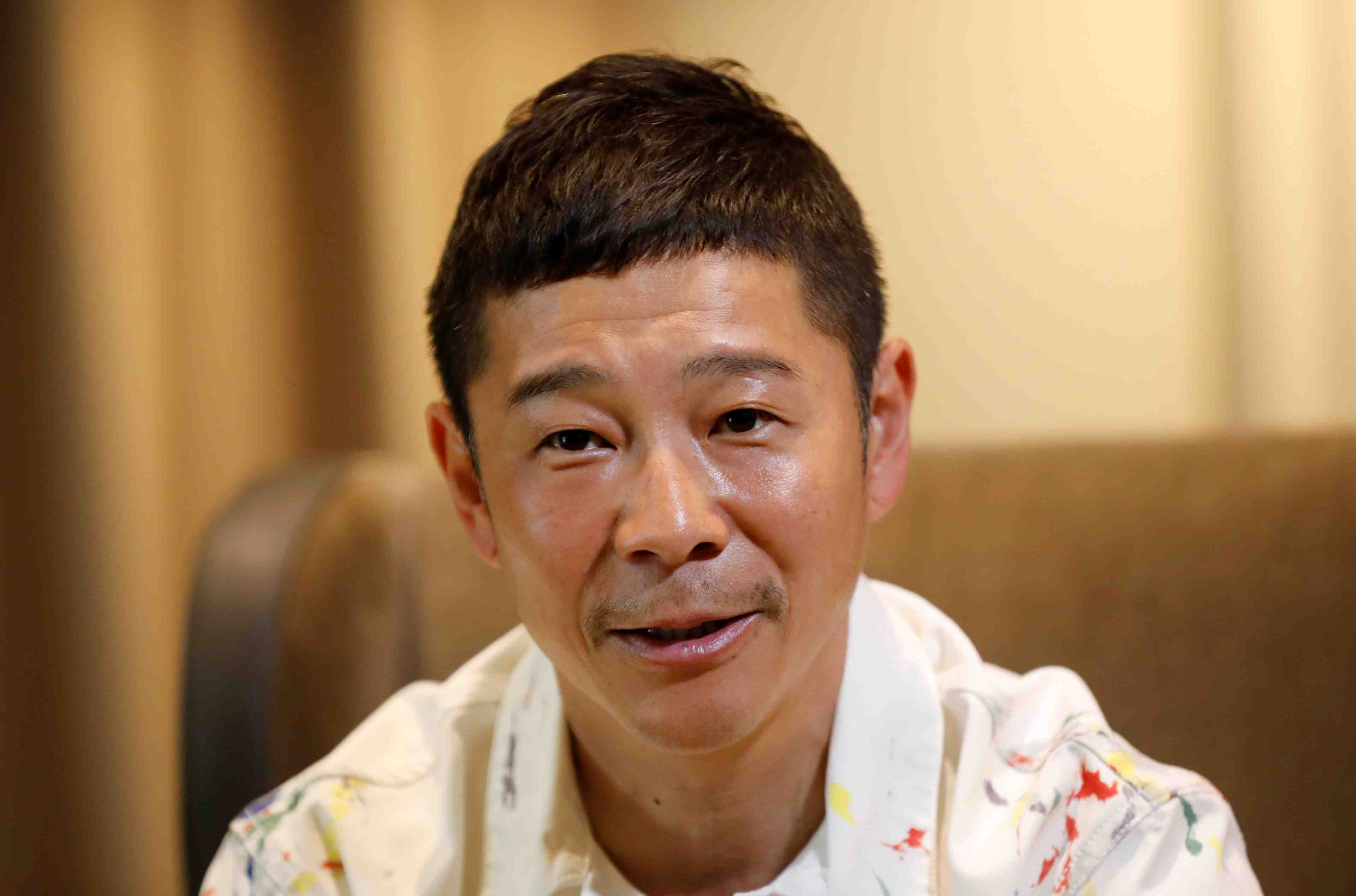 Le milliardaire japonais maezawa a la recherche d'un "equipage" pour un voyage autour de la lune