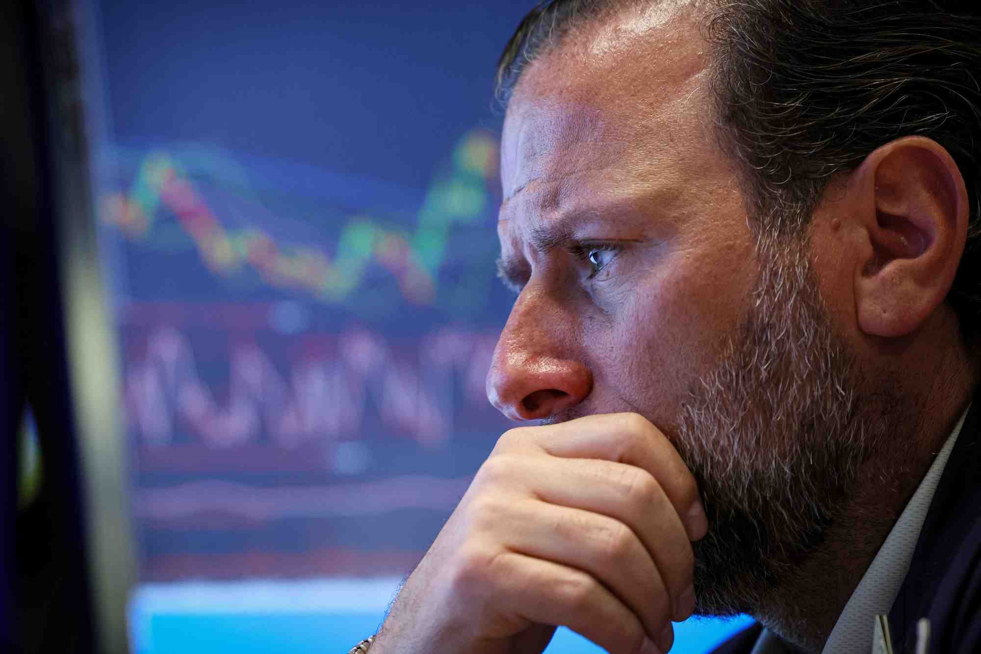 Un trader travaille a la bourse de york