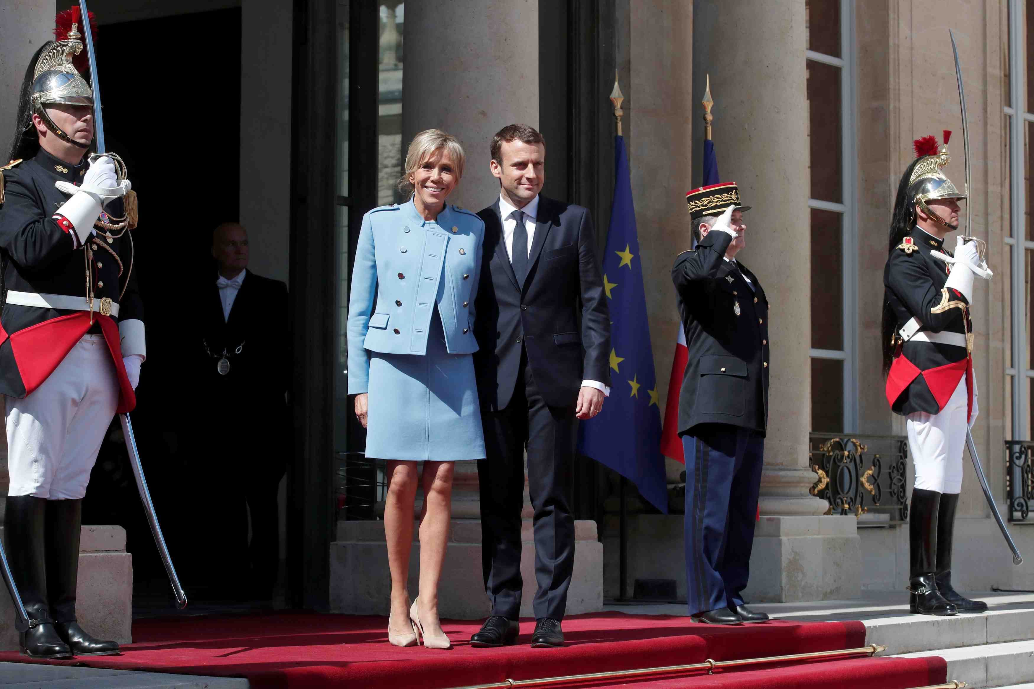 Costume bon marche et tailleur vuitton prete pour les macron