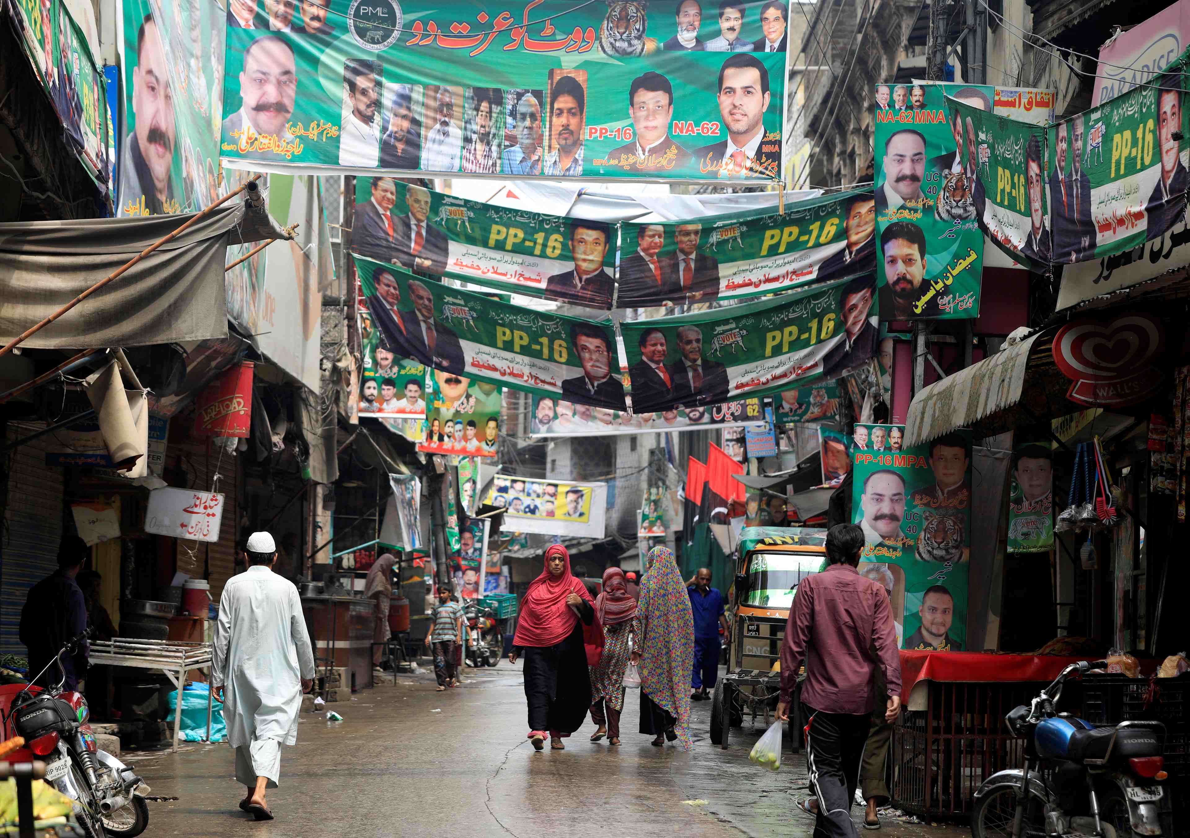 Pakistan: la religion au coeur du debat electoral