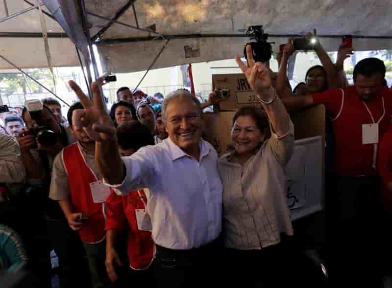 Le candidat de la gauche au pouvoir en tête au Salvador