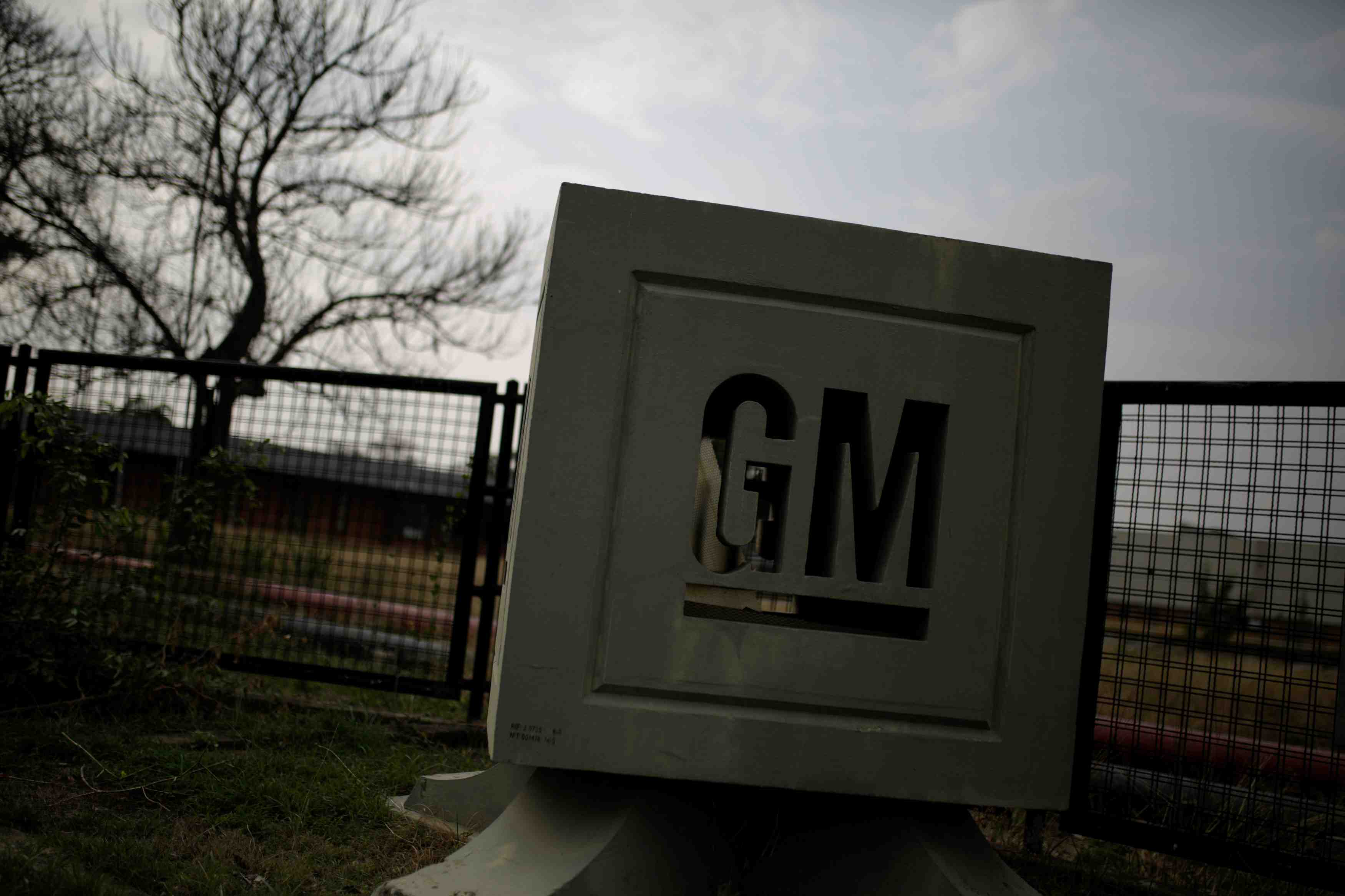 Licenciement de 2.700 salaries de general motors au venezuela