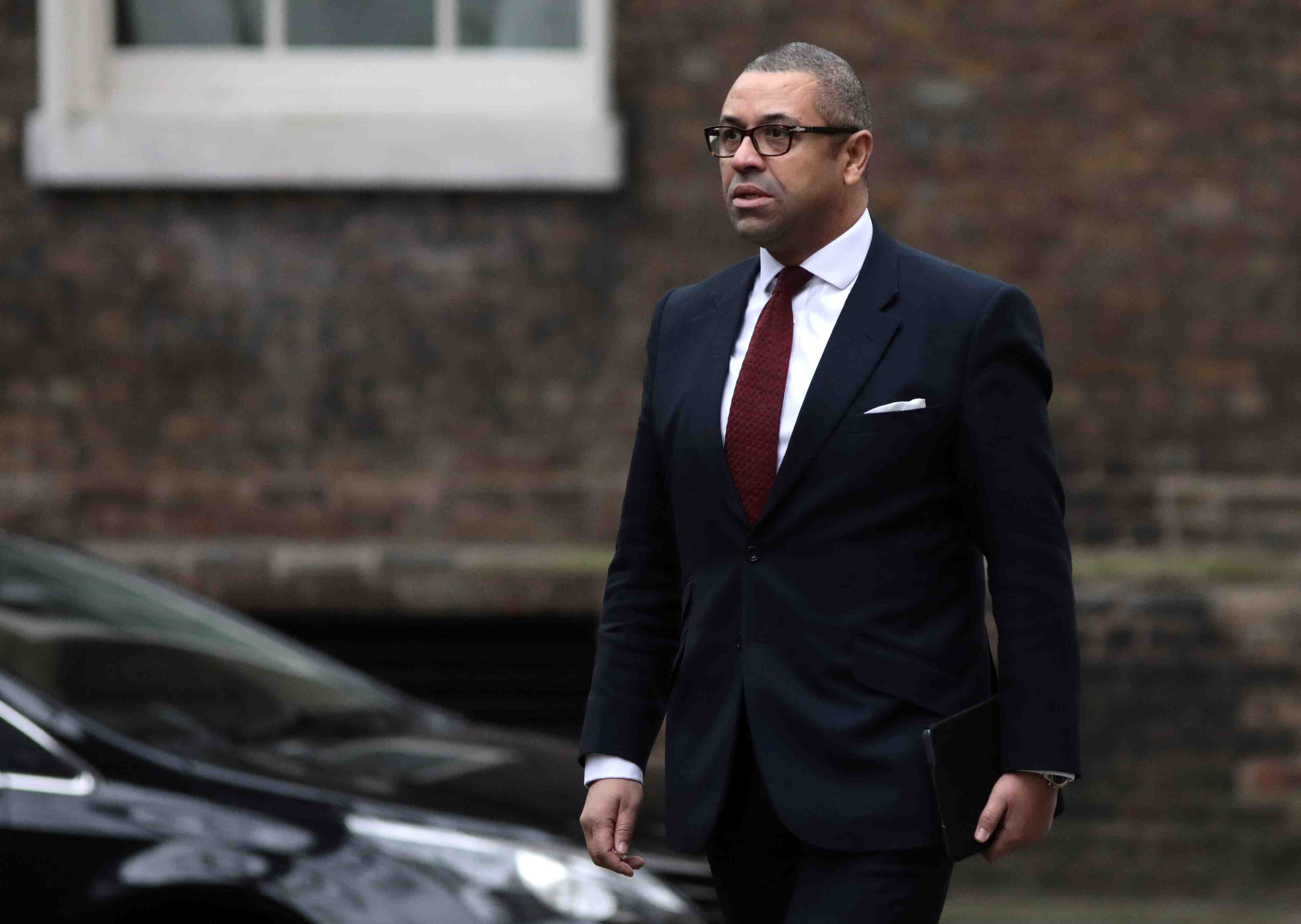 James cleverly renonce a briguer la succession de theresa may