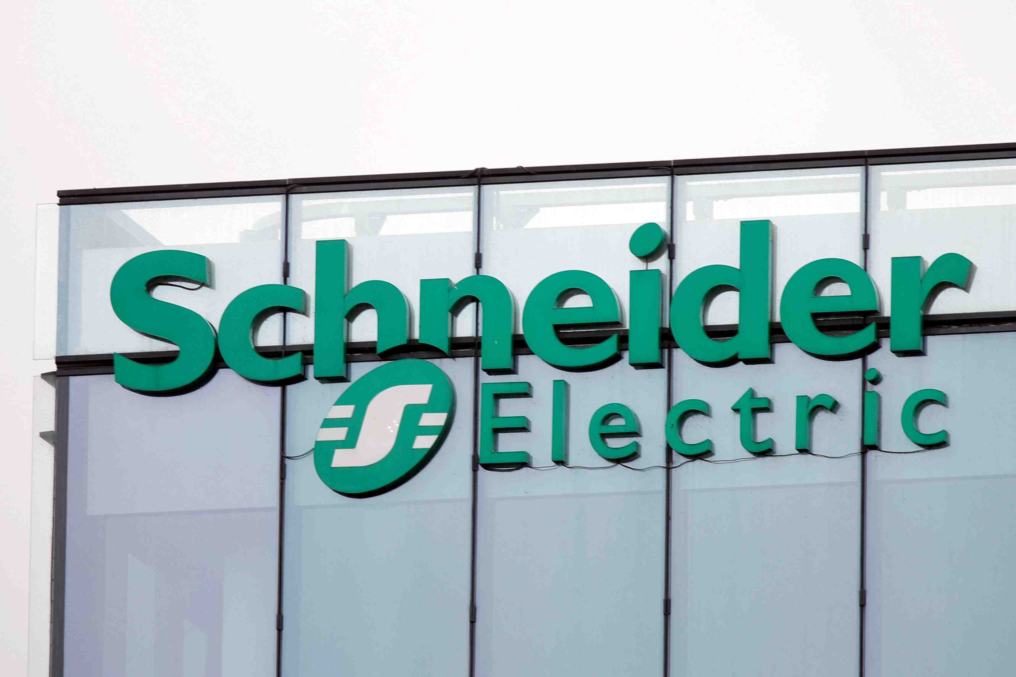 Schneider electric releve ses objectifs 2021 apres un bon premier trimestre