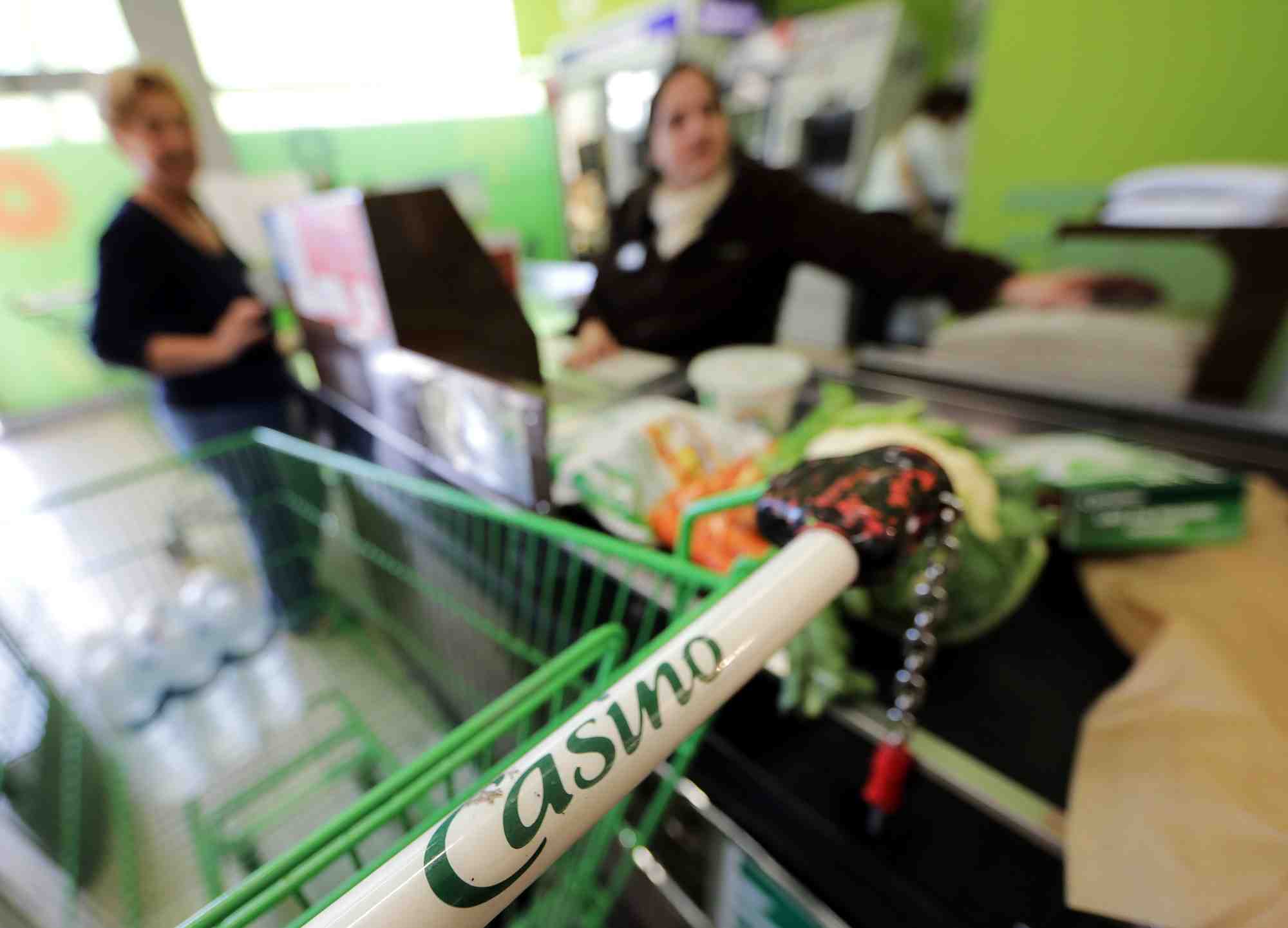 Un chariot d'un supermarche casino