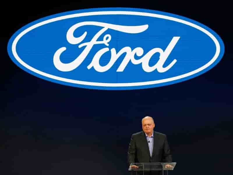 Ford a verse 37 millions de dollars r ses deux patrons successifs en 2017