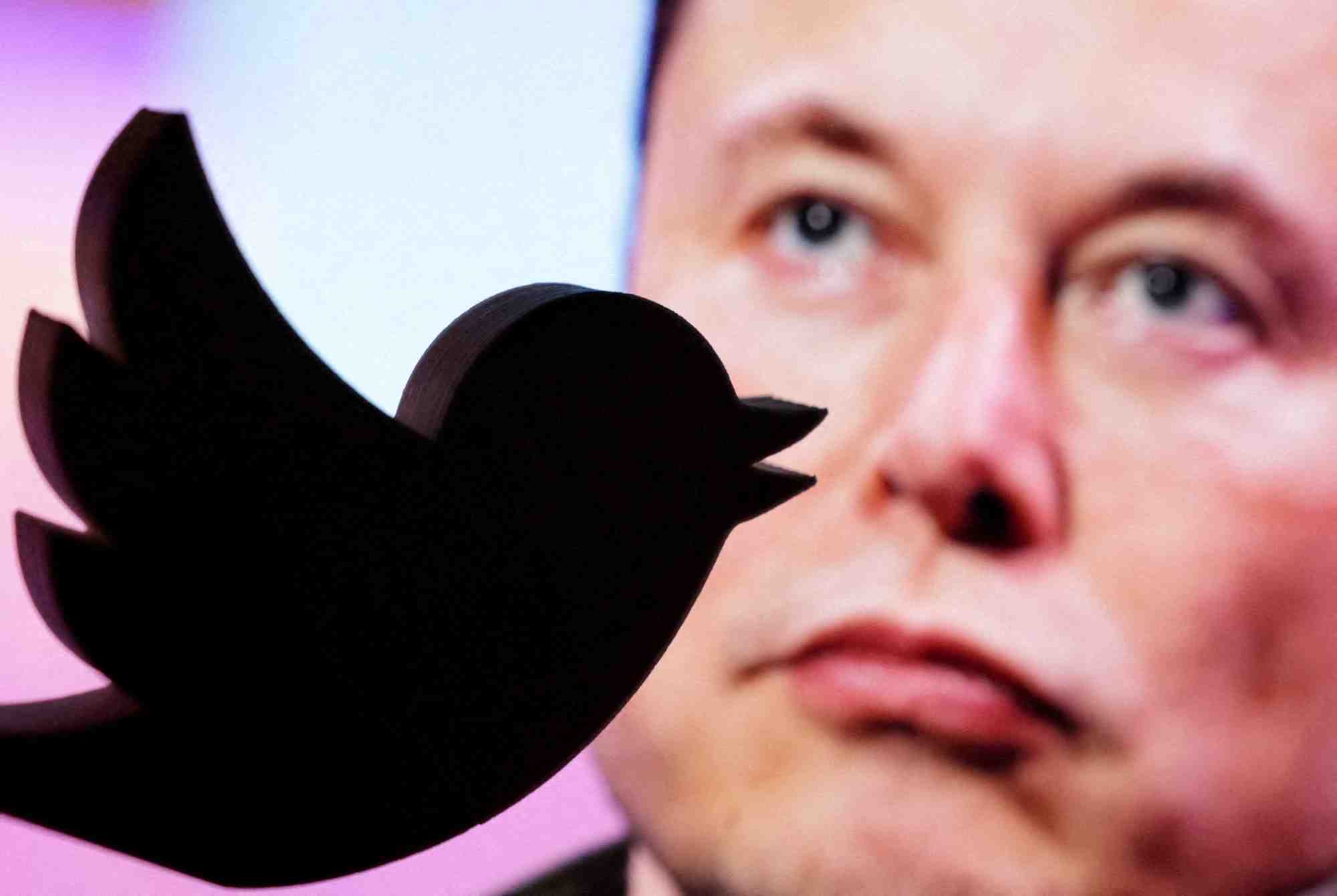 Illustration montrant une photo d'elon musk et le logo de twitter