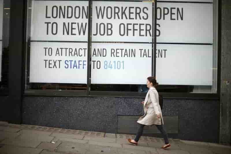 Ralentissement du marche du travail en grande-bretagne