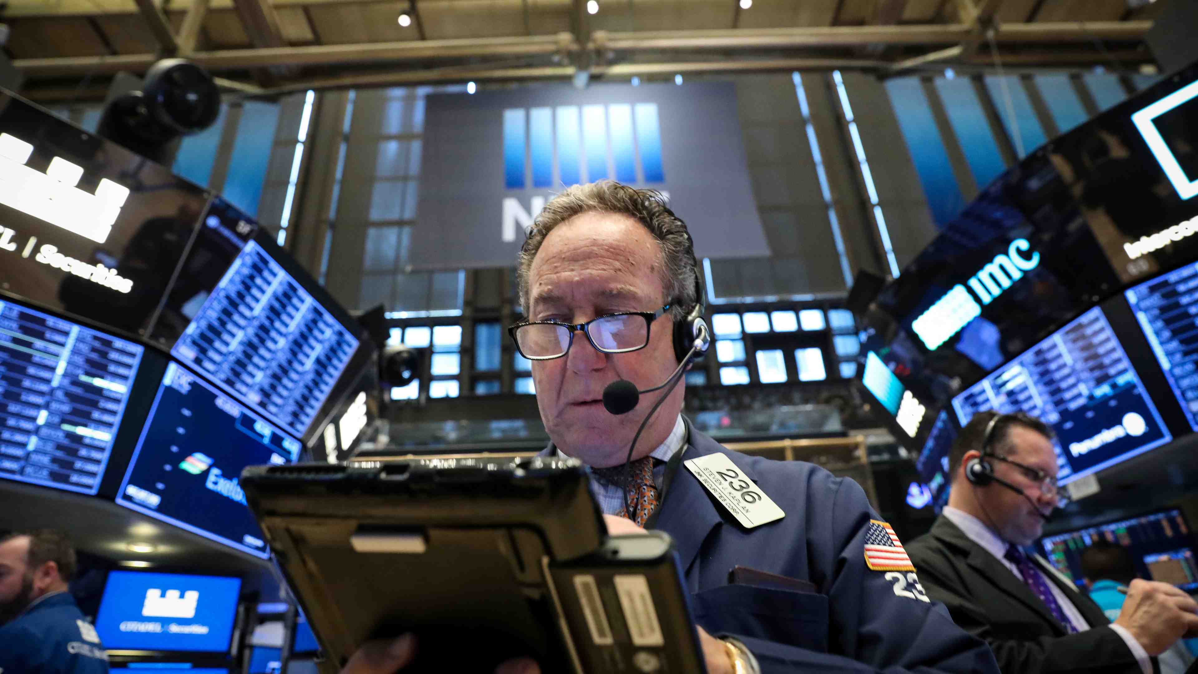 Wall street ouvre en ordre disperse