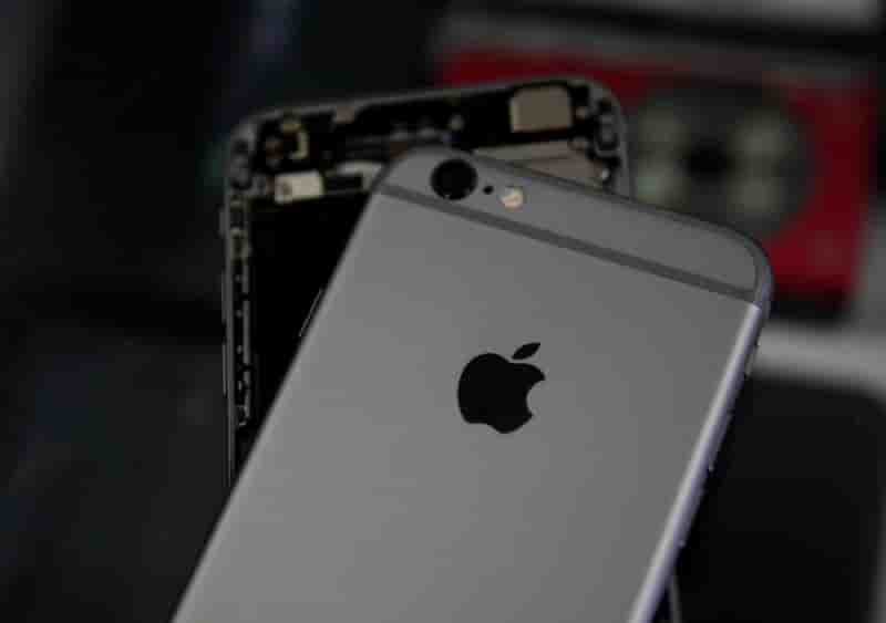 Apple: resultats superieurs aux attentes, hausse du titre